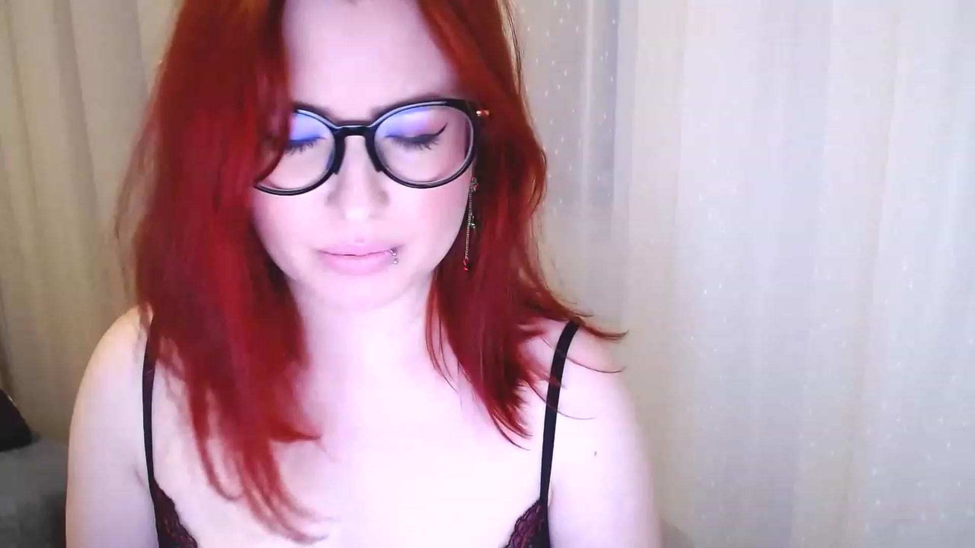 Gallery image thumbnail from EvaStar19's myfreecams stream on, 12/20/2022, 15:17 image 5 of 20