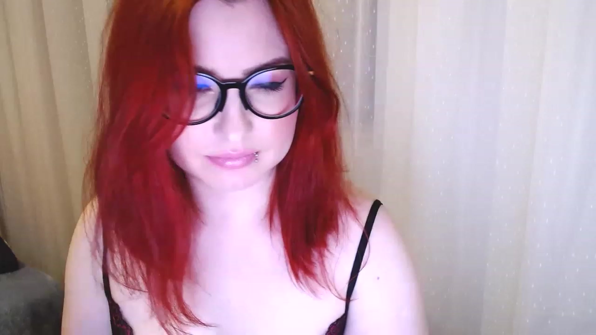 Gallery image thumbnail from EvaStar19's myfreecams stream on, 12/20/2022, 15:17 image 19 of 20