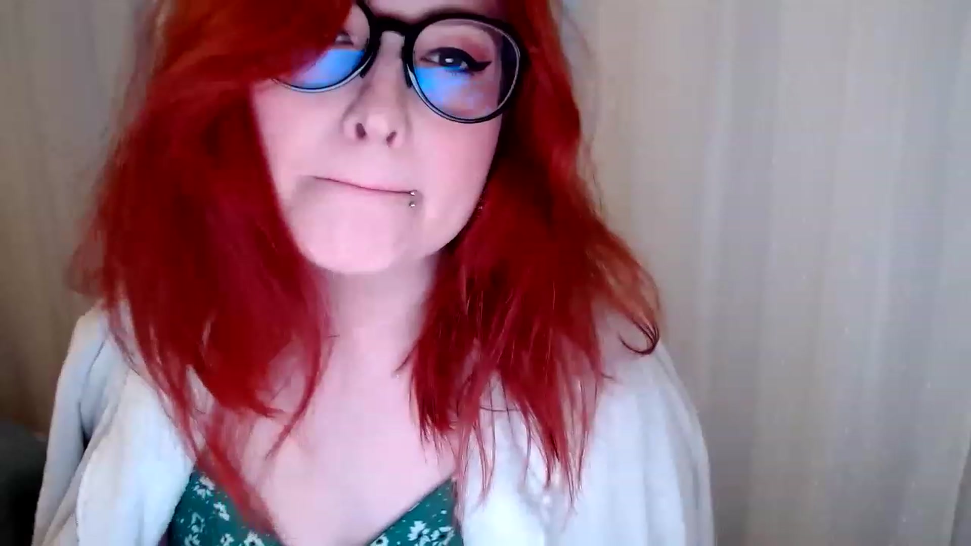 Gallery image thumbnail from EvaStar19's myfreecams stream on, 12/21/2022, 14:49 image 16 of 20