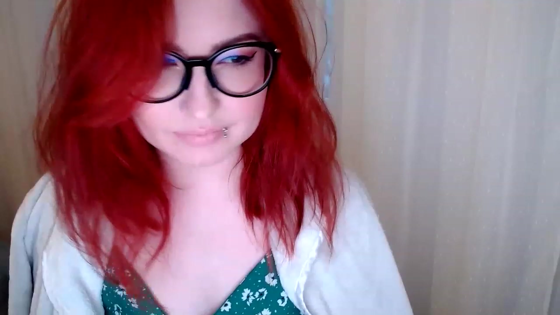 Gallery image thumbnail from EvaStar19's myfreecams stream on, 12/21/2022, 14:49 image 15 of 20