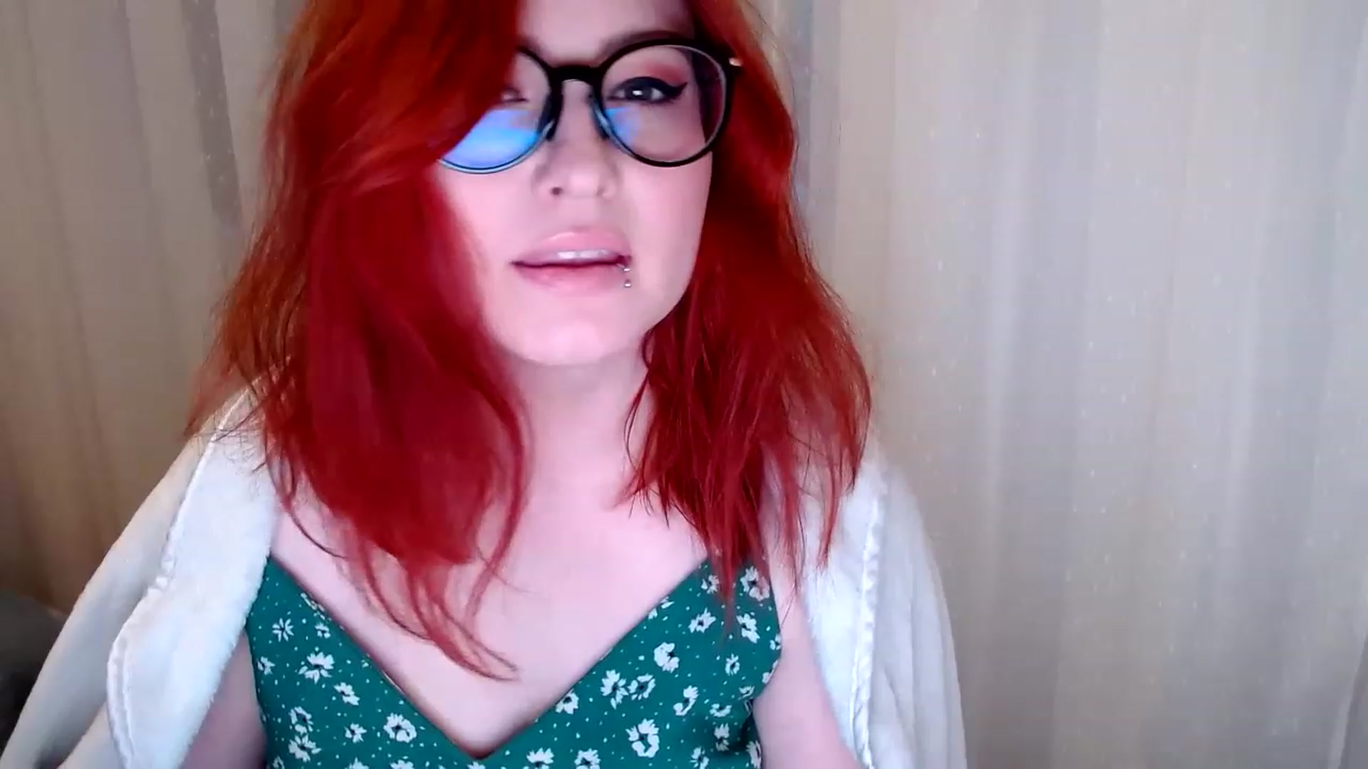 Gallery image thumbnail from EvaStar19's myfreecams stream on, 12/21/2022, 14:49 image 19 of 20