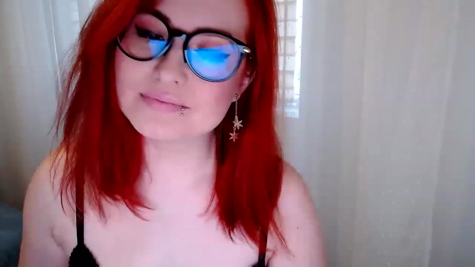 Gallery image thumbnail from EvaStar19's myfreecams stream on, 12/23/2022, 13:42 image 9 of 20