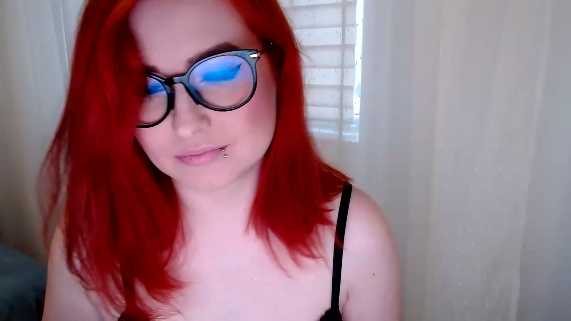 Gallery image thumbnail from EvaStar19's myfreecams stream on, 12/23/2022, 13:42 image 15 of 20