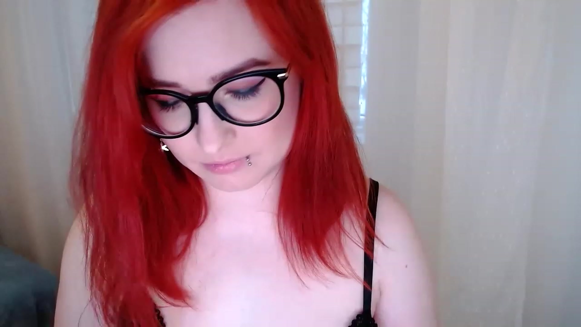 Gallery image thumbnail from EvaStar19's myfreecams stream on, 12/23/2022, 14:11 image 6 of 20