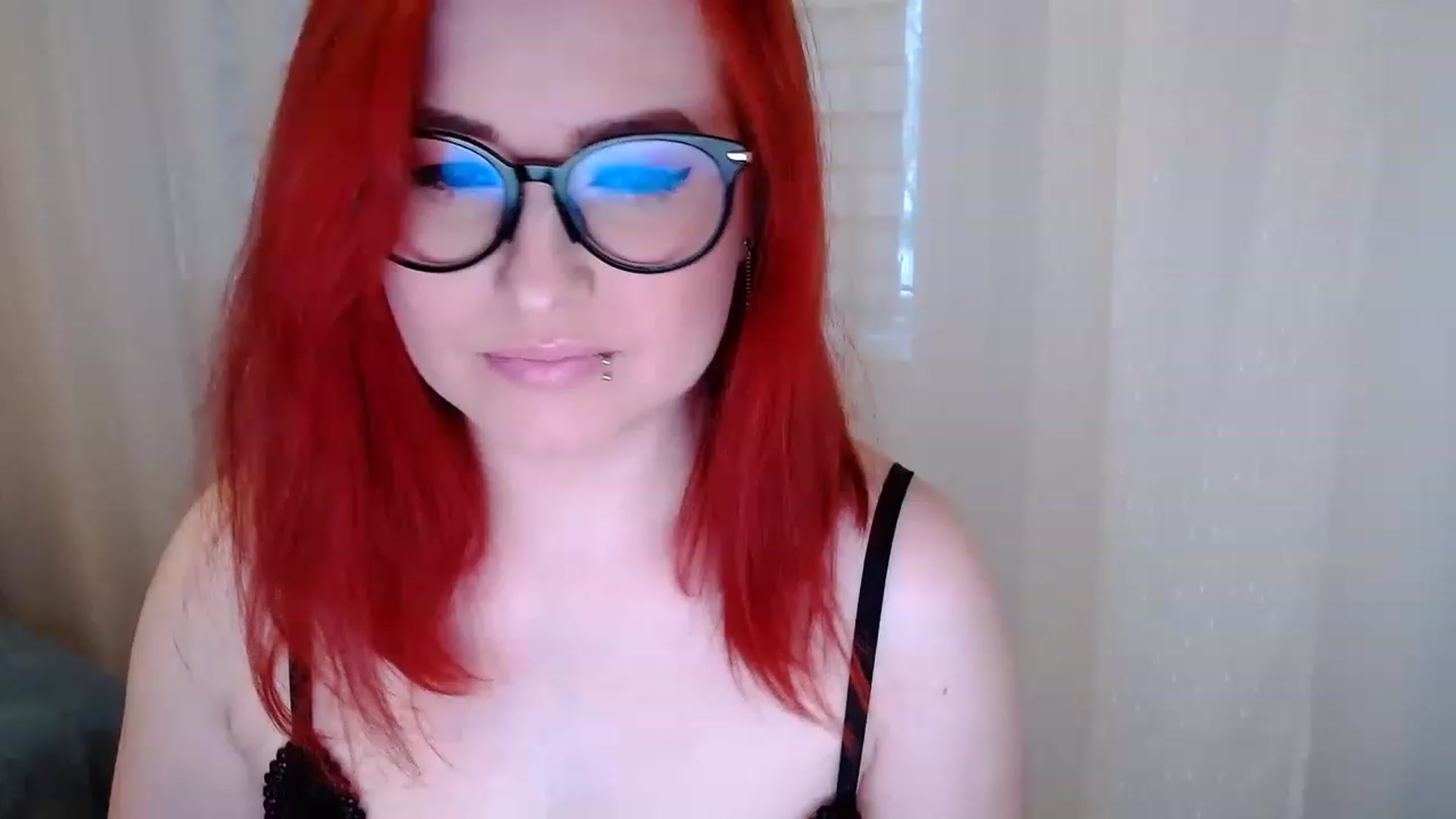 Gallery image thumbnail from EvaStar19's myfreecams stream on, 12/23/2022, 14:11 image 15 of 20