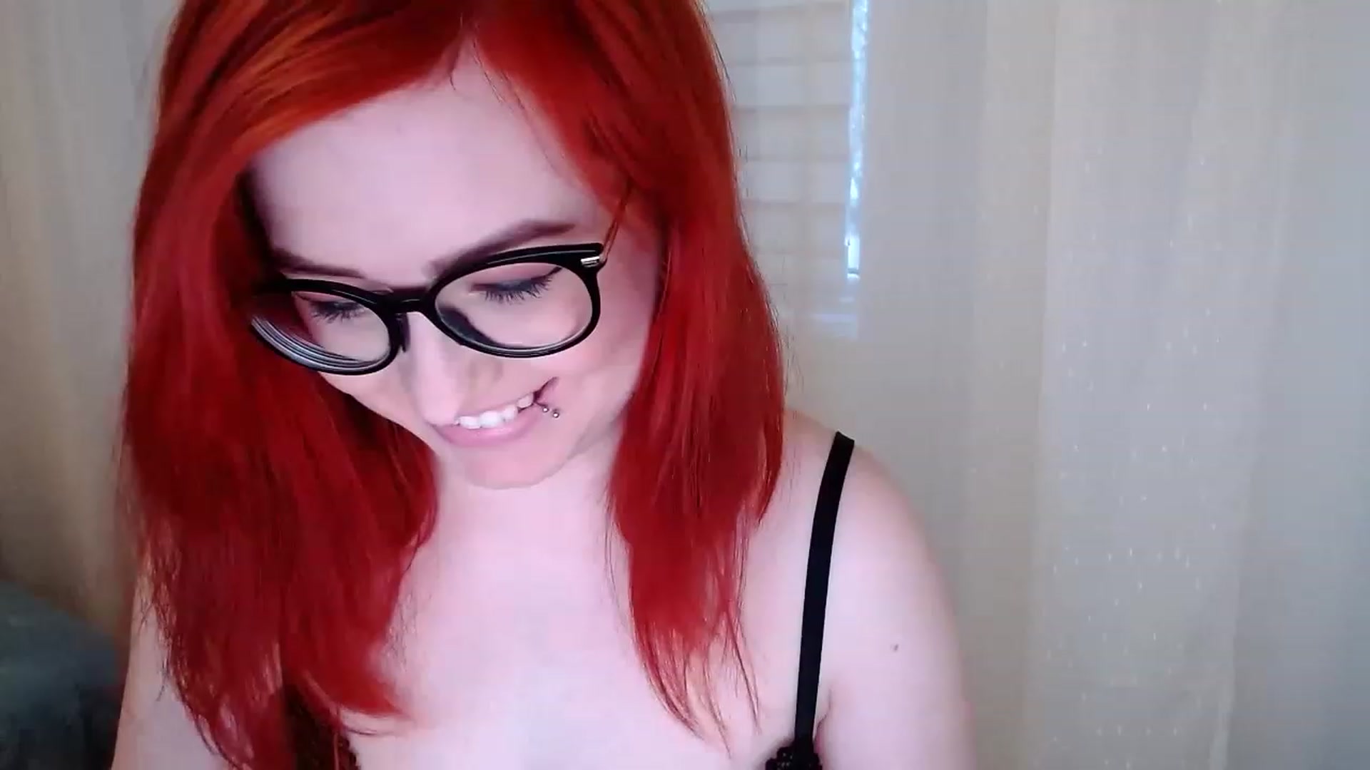 Gallery image thumbnail from EvaStar19's myfreecams stream on, 12/23/2022, 14:11 image 14 of 20