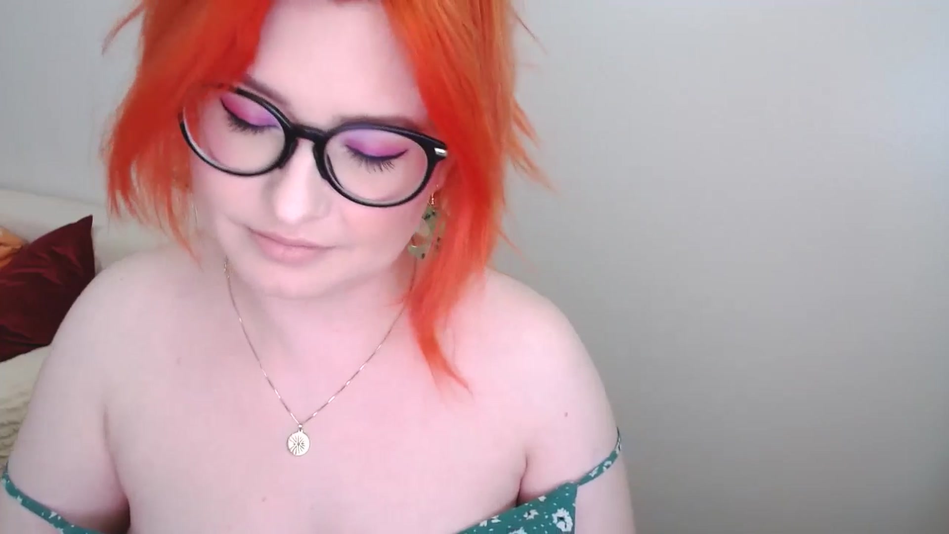 Gallery image thumbnail from EvaStar19's myfreecams stream on, 05/06/2024, 13:17 image 15 of 20