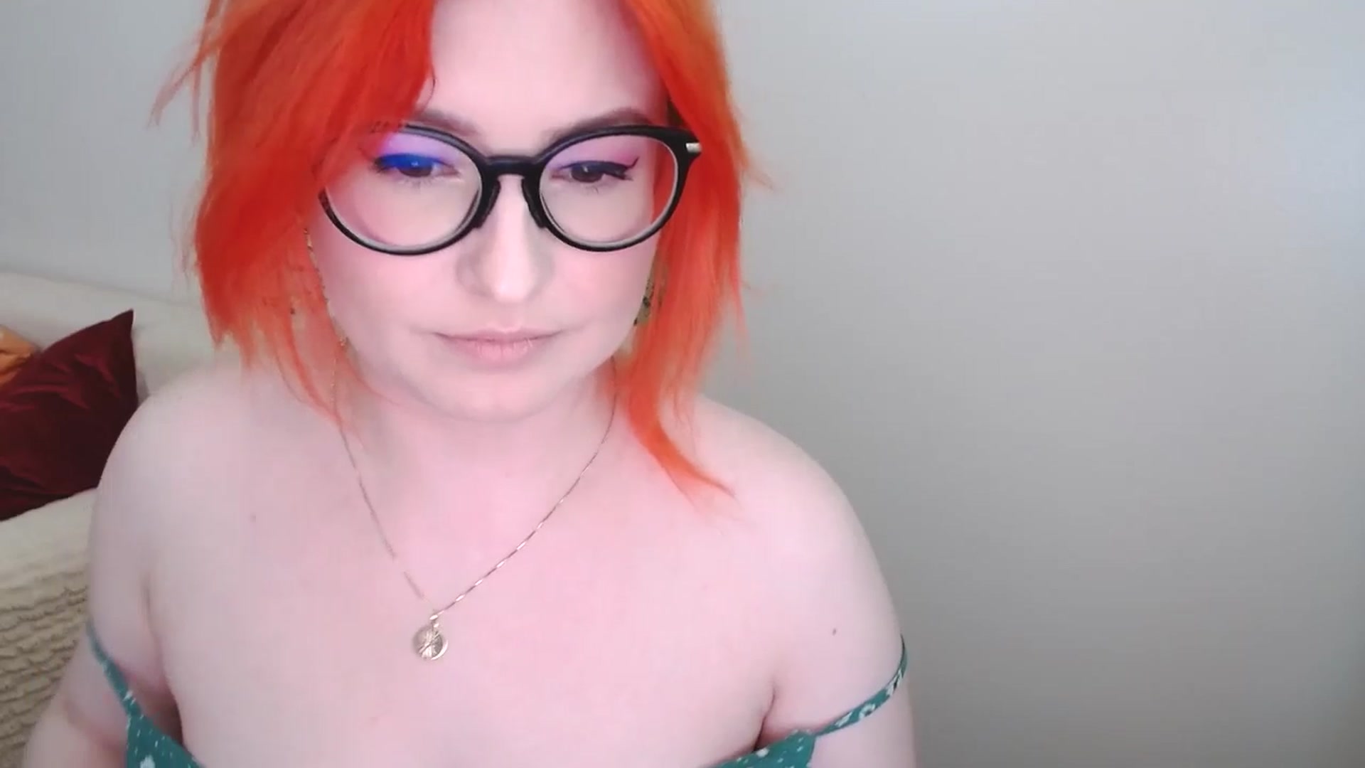 Gallery image thumbnail from EvaStar19's myfreecams stream on, 05/06/2024, 13:17 image 14 of 20