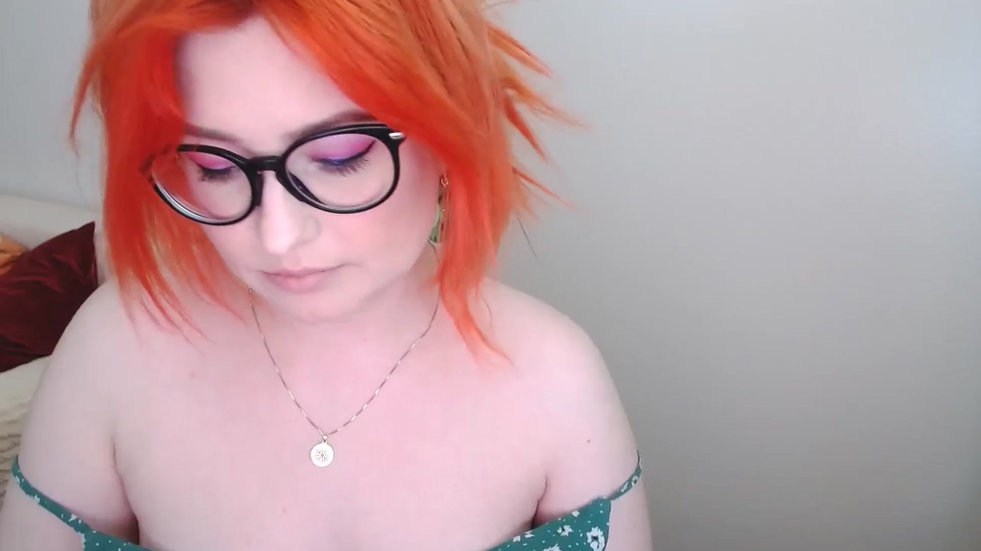 Gallery image thumbnail from EvaStar19's myfreecams stream on, 05/06/2024, 13:17 image 16 of 20