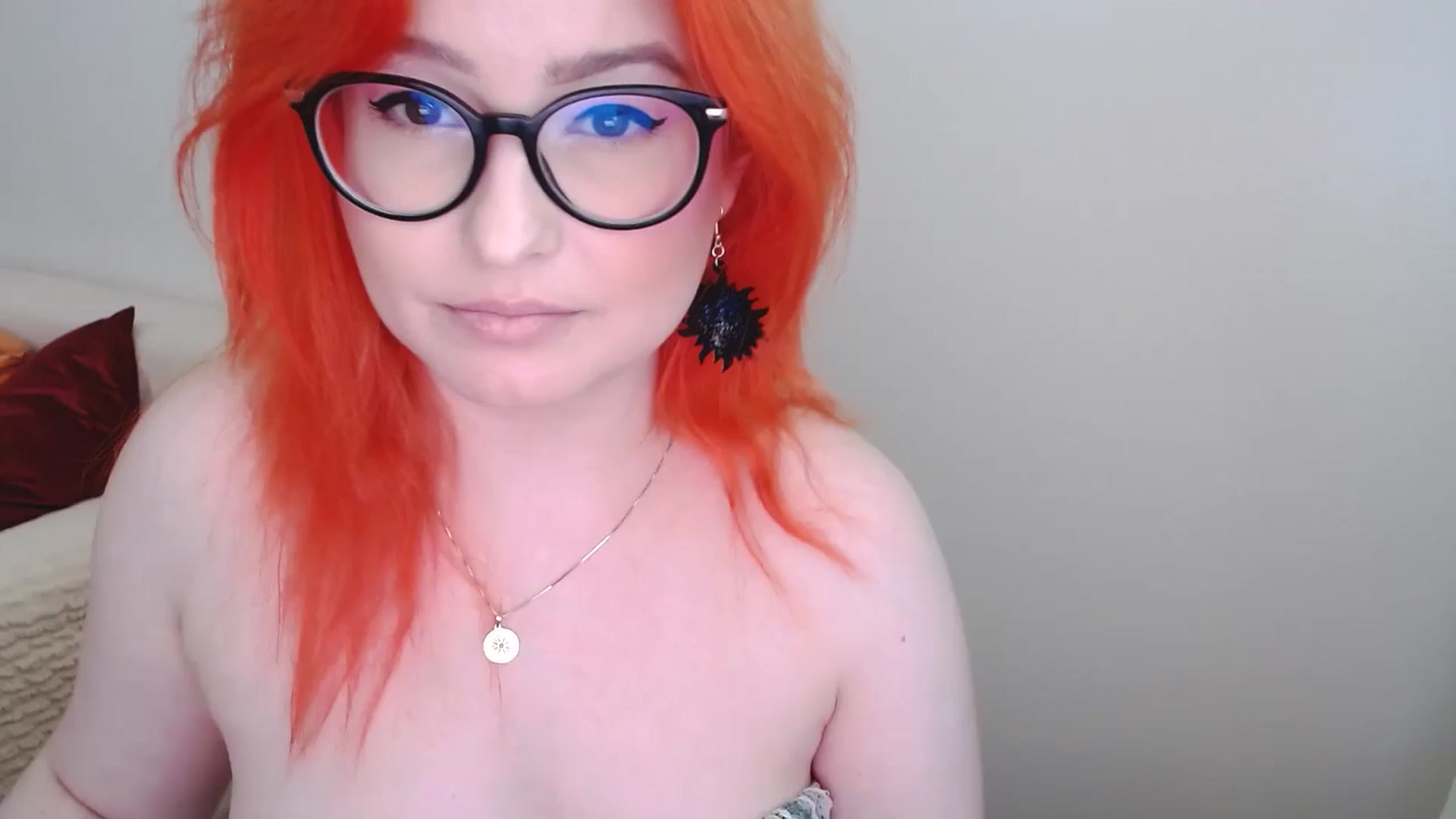 Gallery image thumbnail from EvaStar19's myfreecams stream on, 05/16/2024, 13:19 image 15 of 20