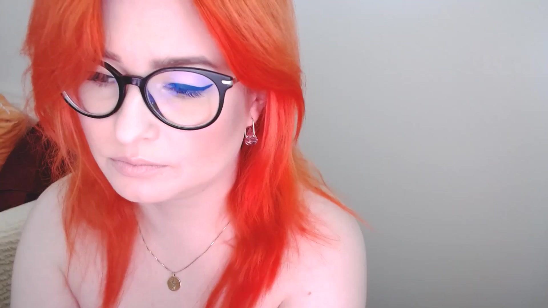 Gallery image thumbnail from EvaStar19's myfreecams stream on, 06/03/2024, 12:03 image 2 of 20