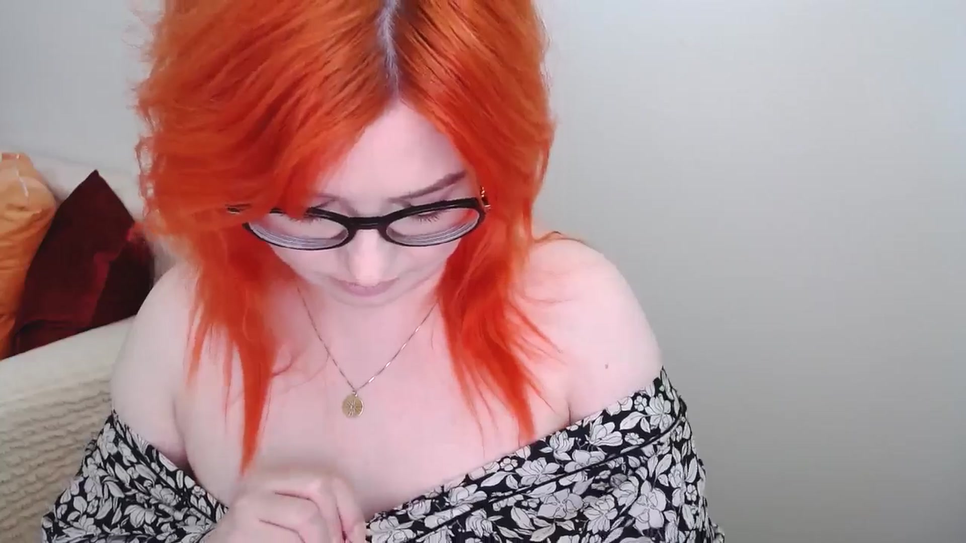 Gallery image thumbnail from EvaStar19's myfreecams stream on, 06/05/2024, 14:05 image 15 of 20