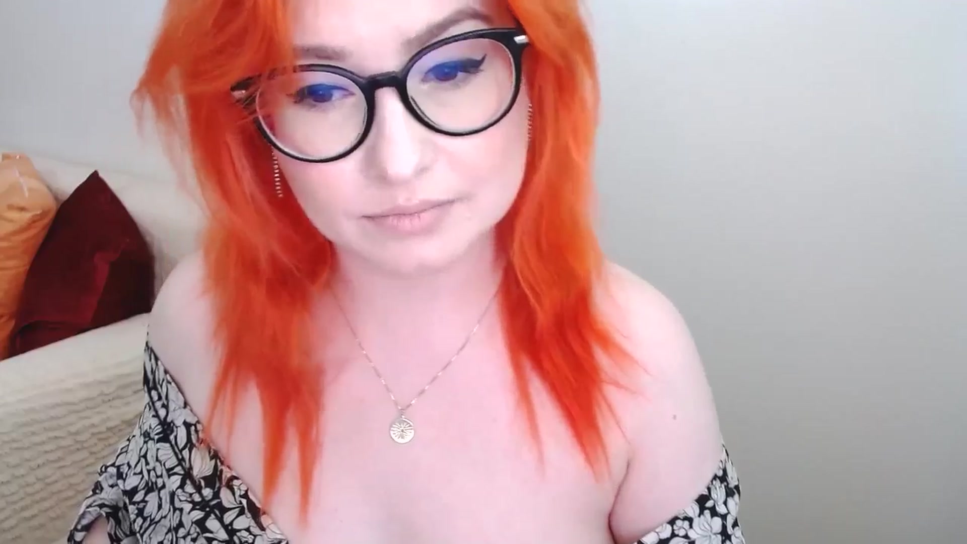 Gallery image thumbnail from EvaStar19's myfreecams stream on, 06/05/2024, 14:05 image 2 of 20