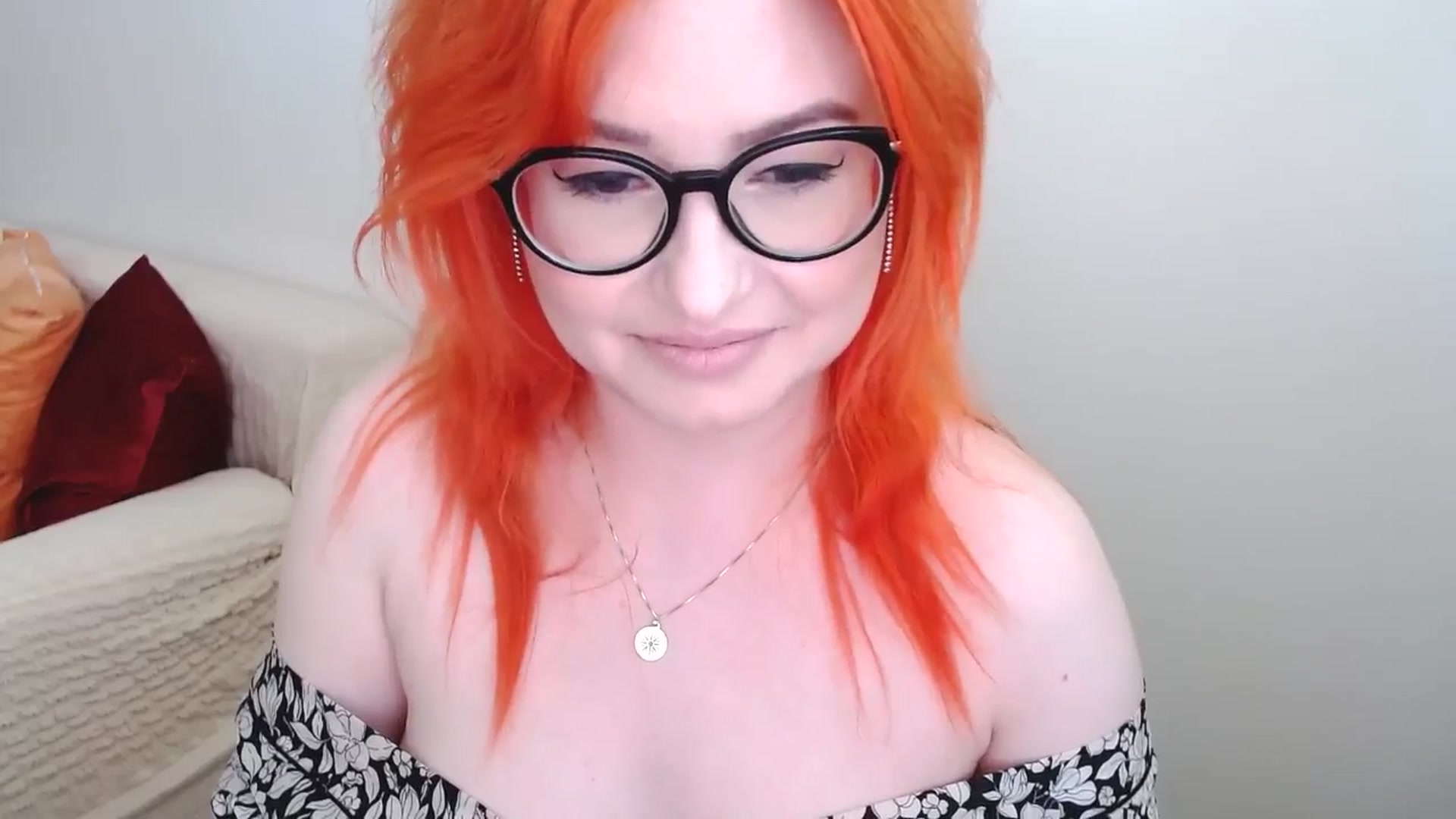 Gallery image thumbnail from EvaStar19's myfreecams stream on, 06/05/2024, 14:05 image 16 of 20
