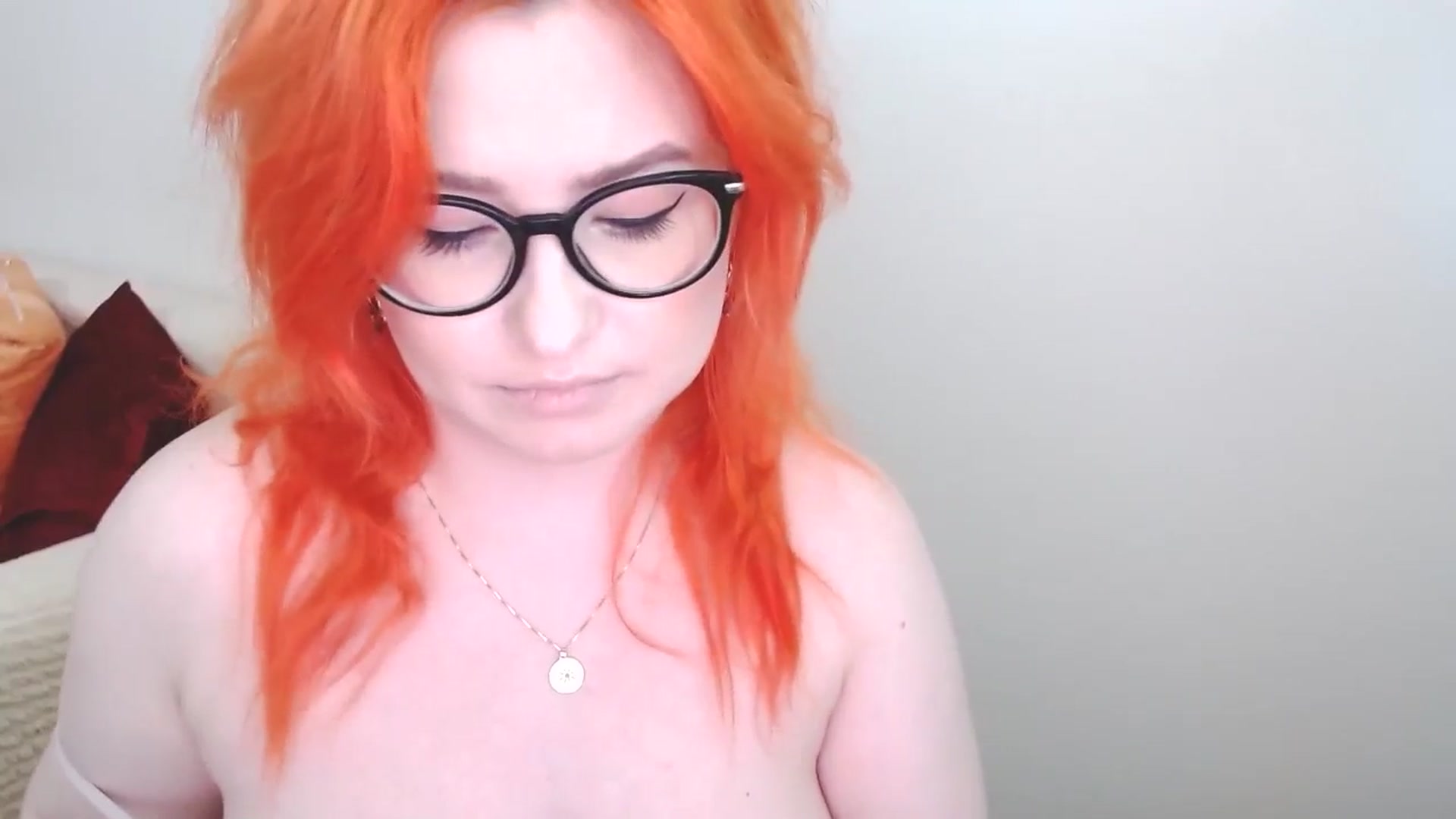 Gallery image thumbnail from EvaStar19's myfreecams stream on, 06/10/2024, 10:35 image 8 of 20