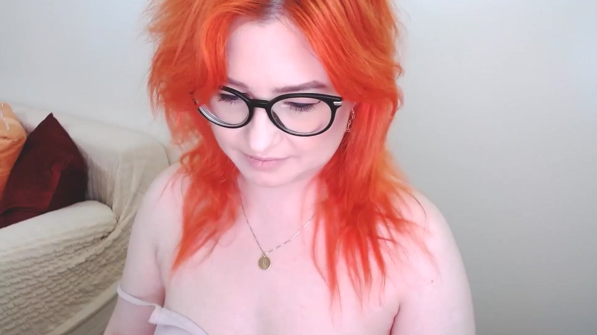 Gallery image thumbnail from EvaStar19's myfreecams stream on, 06/10/2024, 10:35 image 16 of 20