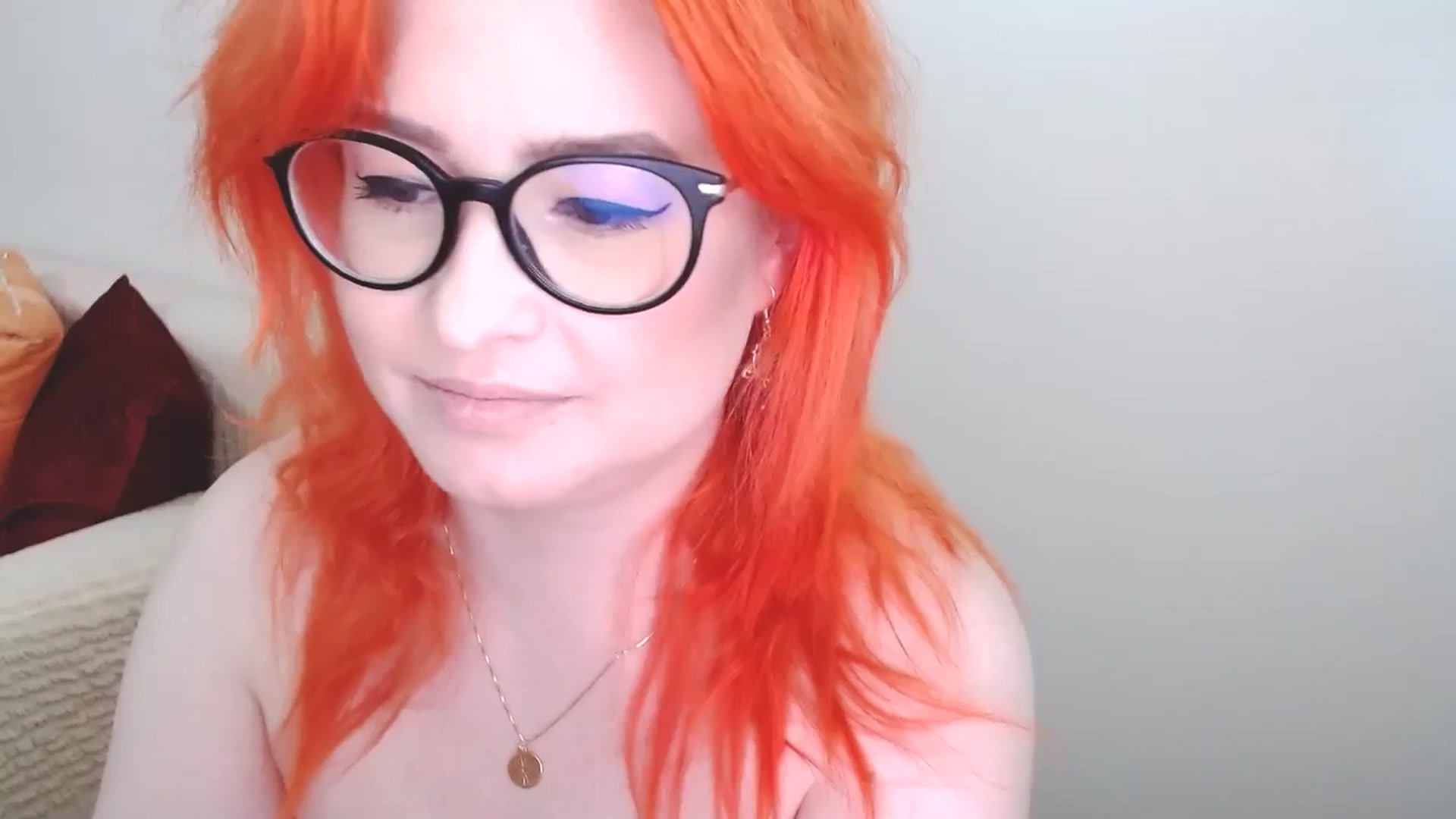 Gallery image thumbnail from EvaStar19's myfreecams stream on, 06/10/2024, 10:35 image 15 of 20