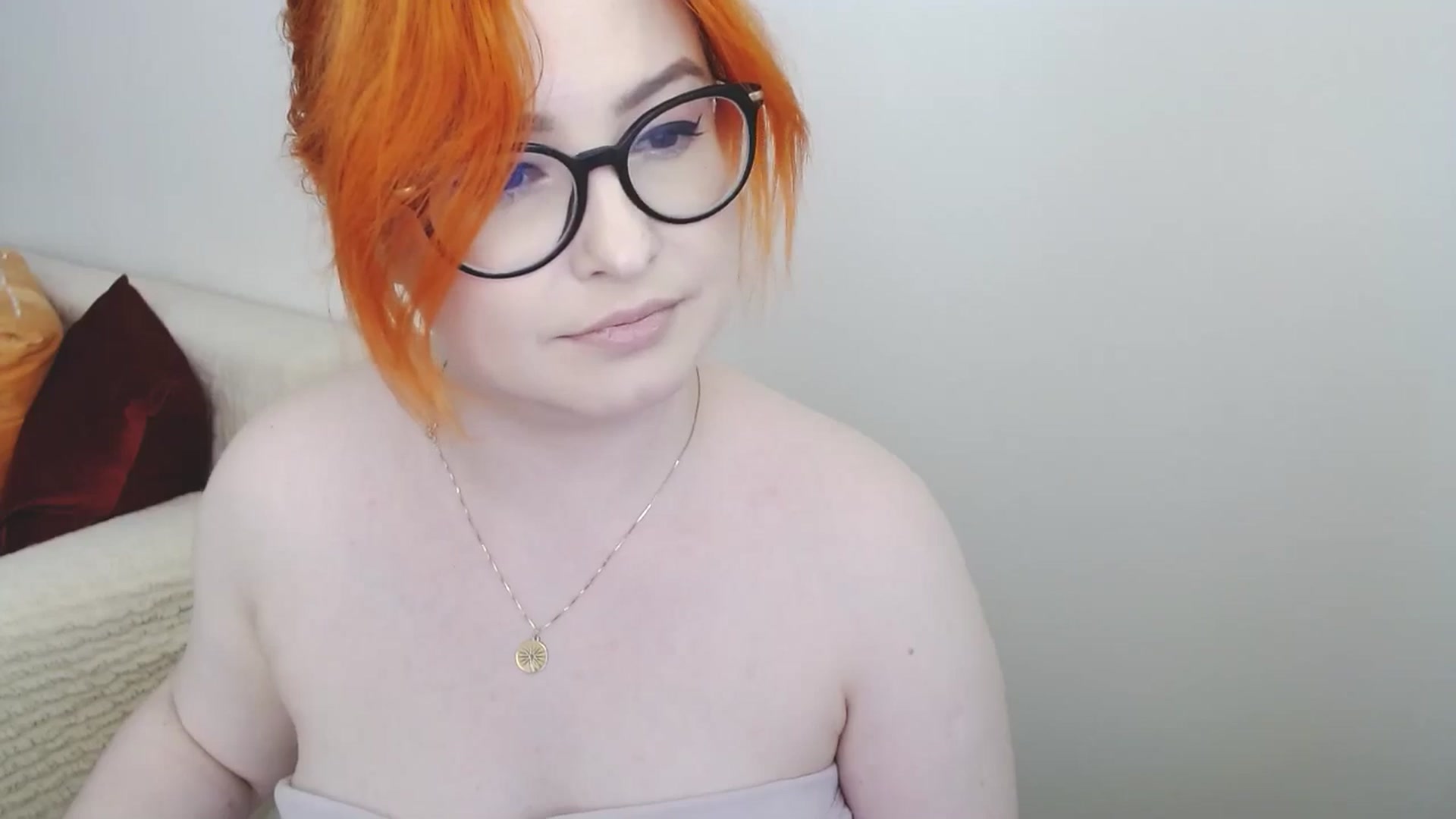 Gallery image thumbnail from EvaStar19's myfreecams stream on, 06/10/2024, 16:30 image 17 of 20