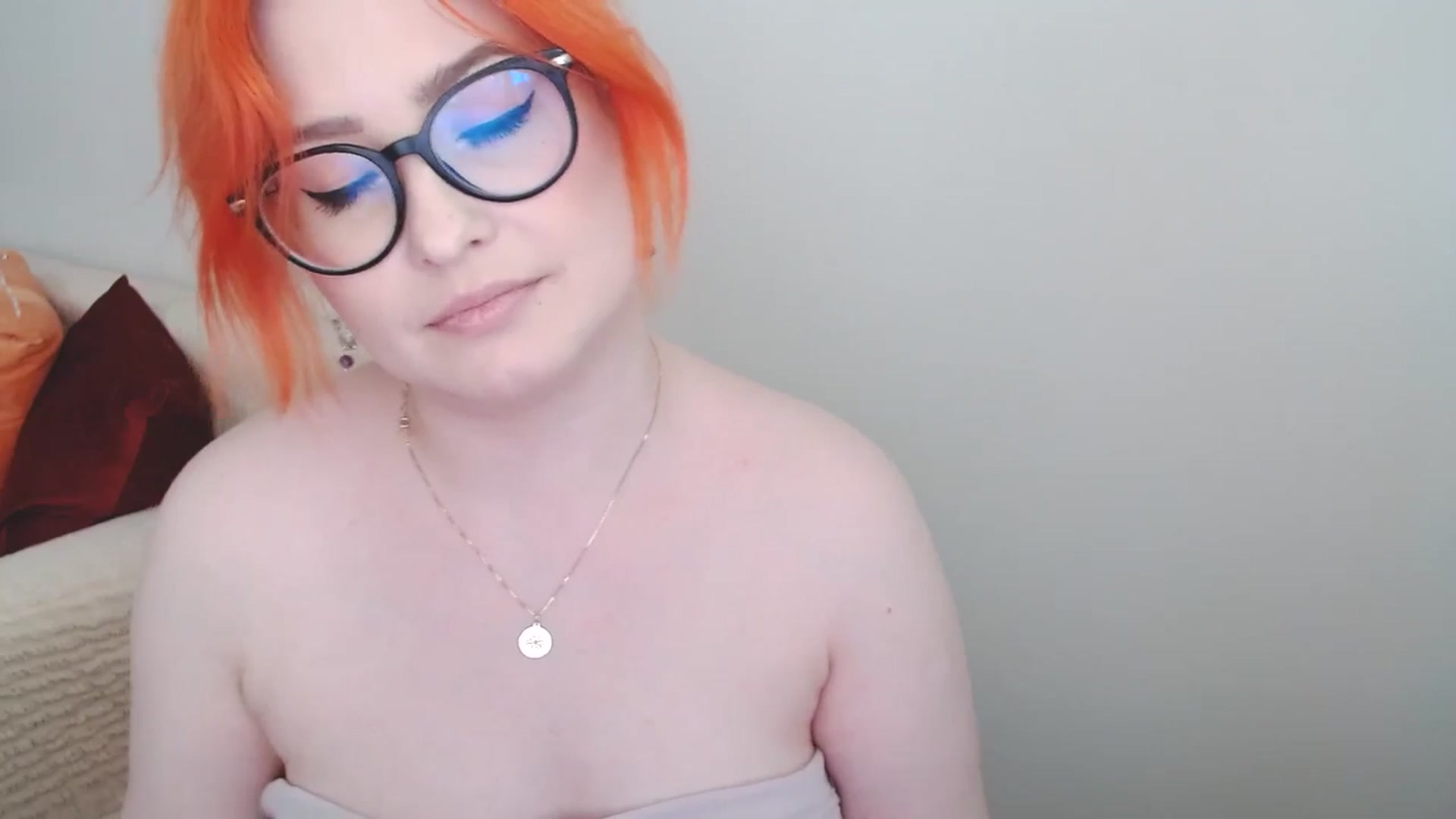 Gallery image thumbnail from EvaStar19's myfreecams stream on, 06/10/2024, 16:30 image 14 of 20
