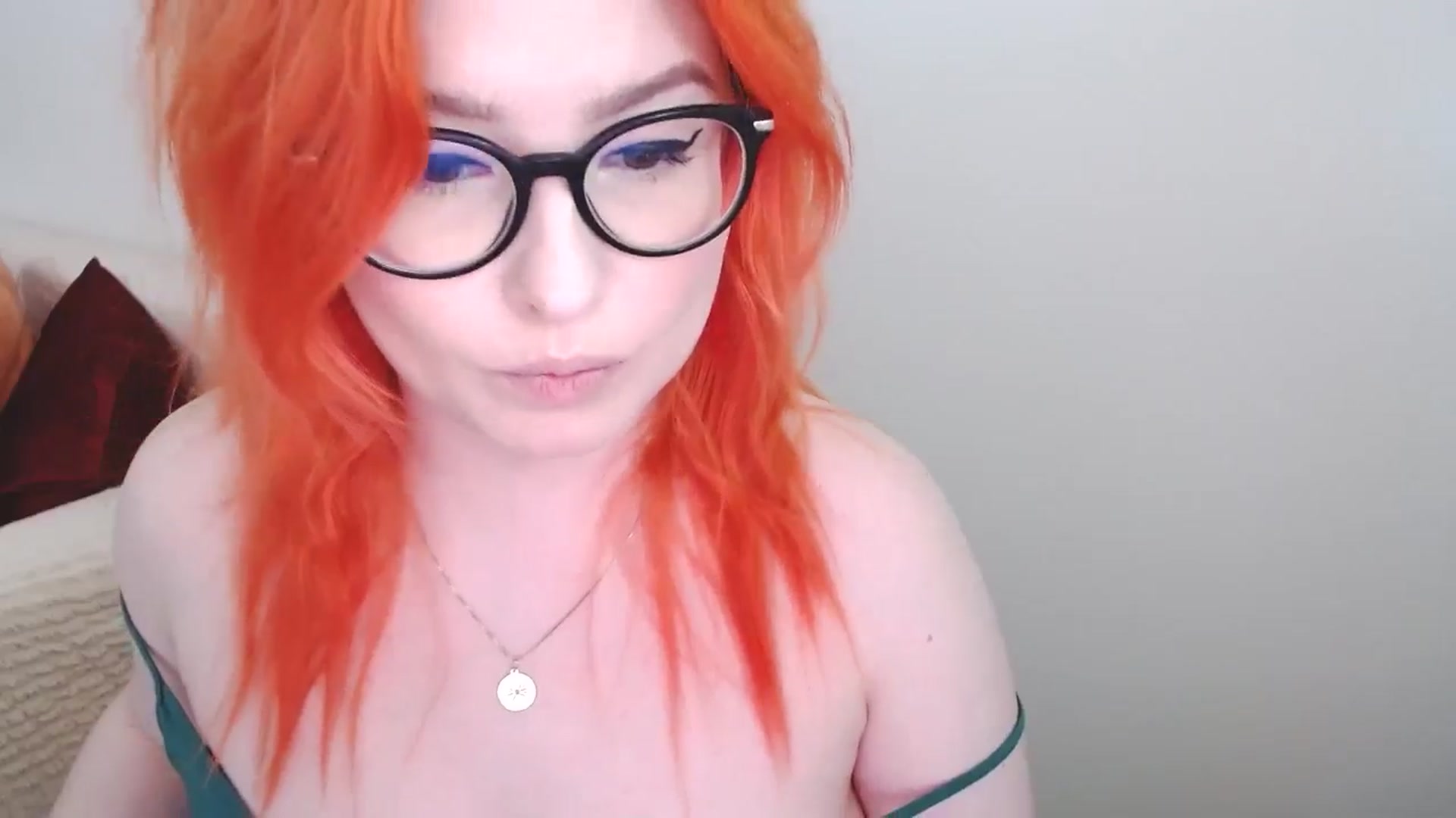 Gallery image thumbnail from EvaStar19's myfreecams stream on, 06/14/2024, 12:56 image 8 of 20
