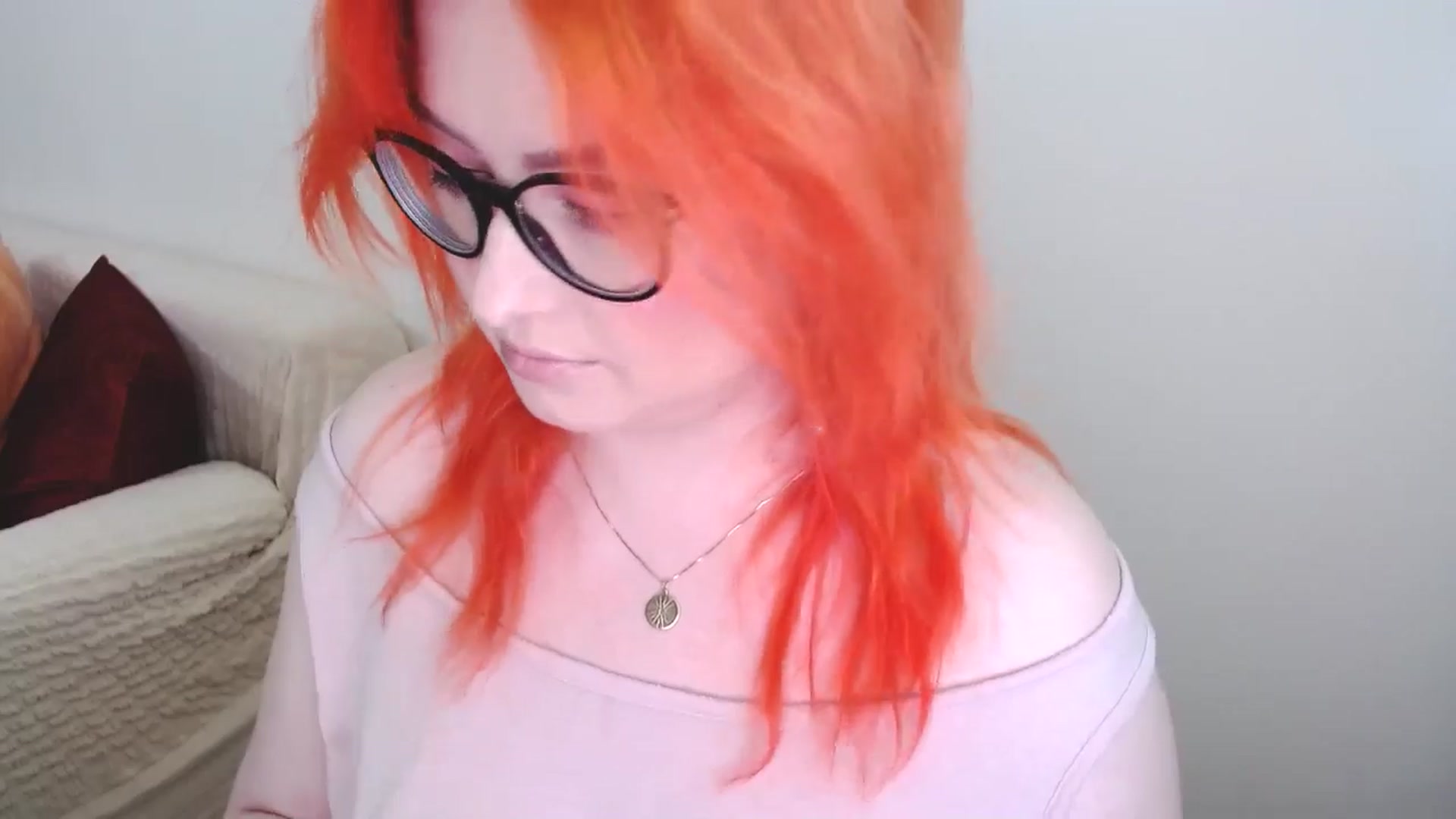 Gallery image thumbnail from EvaStar19's myfreecams stream on, 06/17/2024, 10:19 image 16 of 20