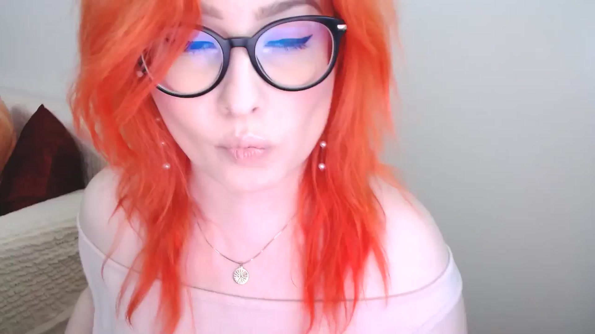 Gallery image thumbnail from EvaStar19's myfreecams stream on, 06/17/2024, 10:19 image 1 of 20