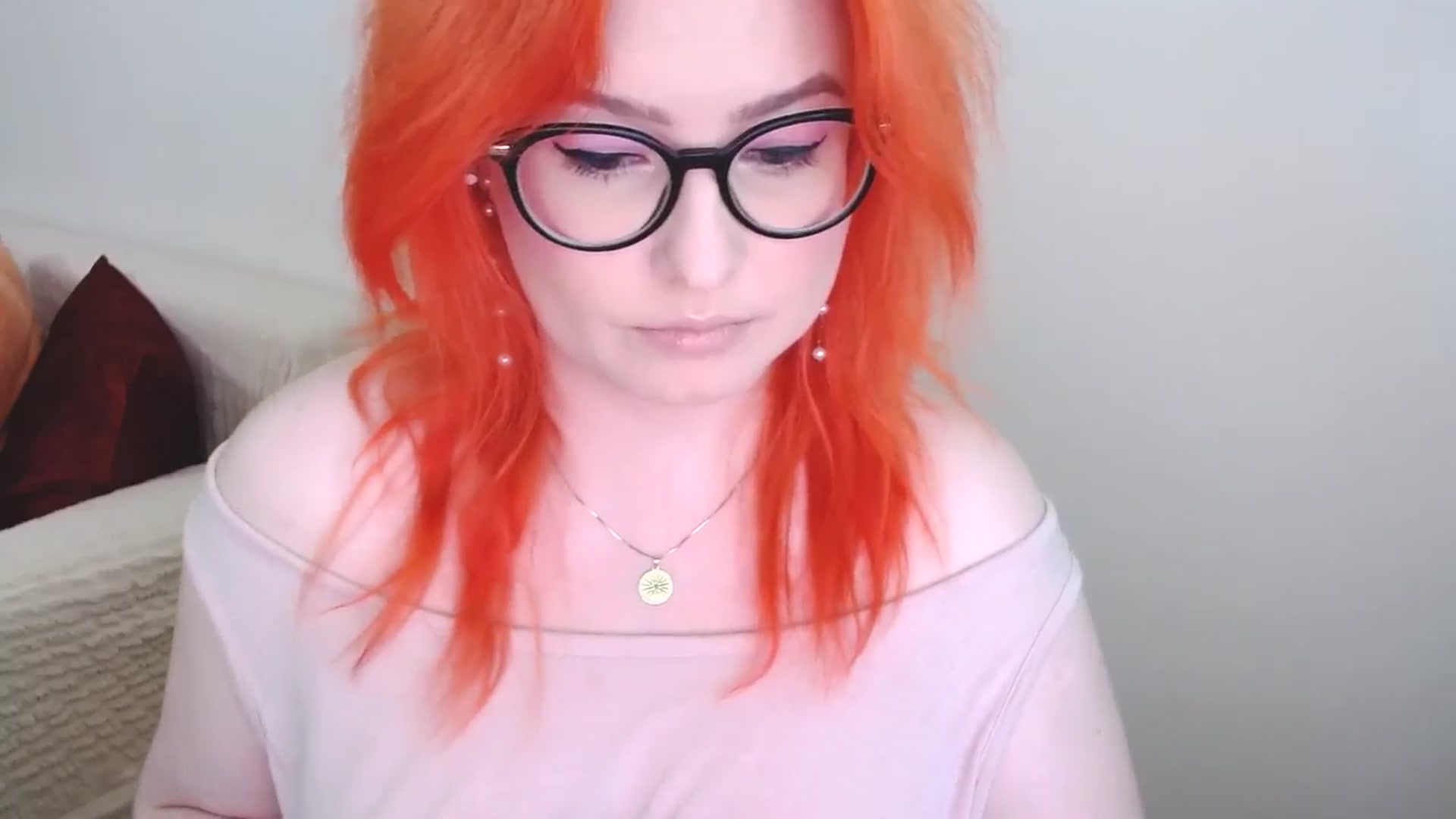 Gallery image thumbnail from EvaStar19's myfreecams stream on, 06/17/2024, 10:19 image 7 of 20