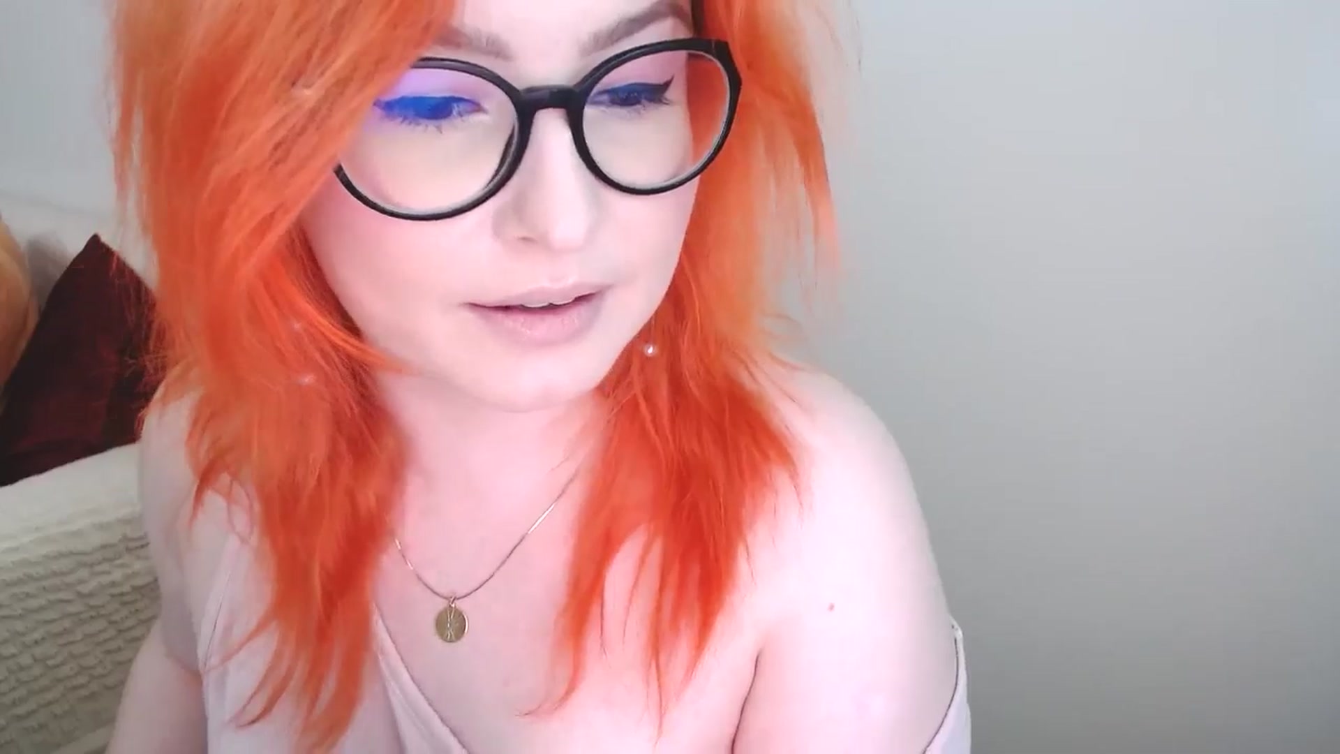Gallery image thumbnail from EvaStar19's myfreecams stream on, 06/17/2024, 12:08 image 18 of 20
