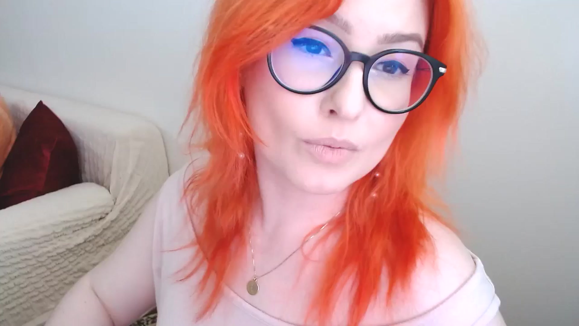 Gallery image thumbnail from EvaStar19's myfreecams stream on, 06/17/2024, 14:51 image 6 of 20