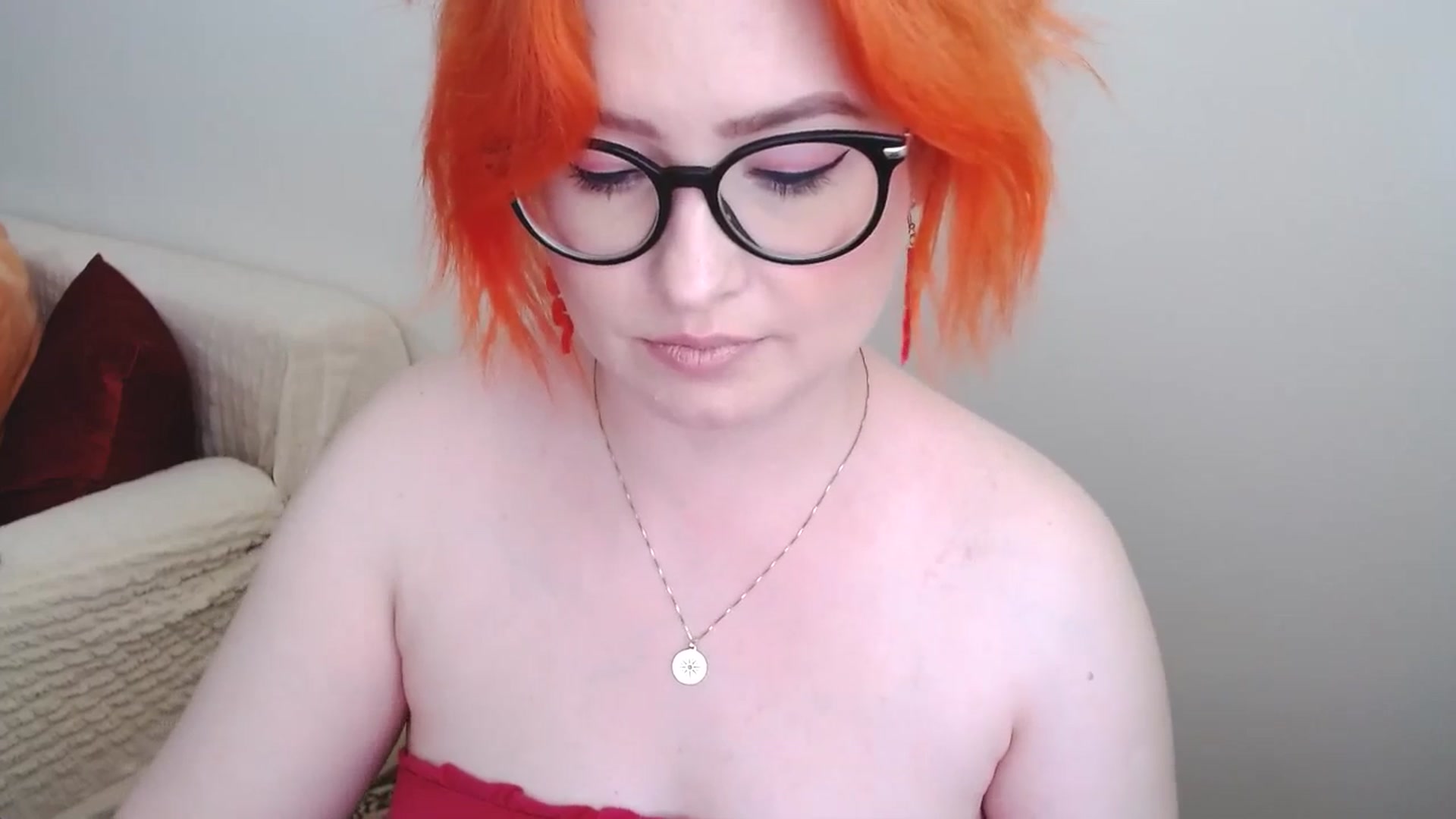 Gallery image thumbnail from EvaStar19's myfreecams stream on, 06/19/2024, 14:20 image 15 of 20