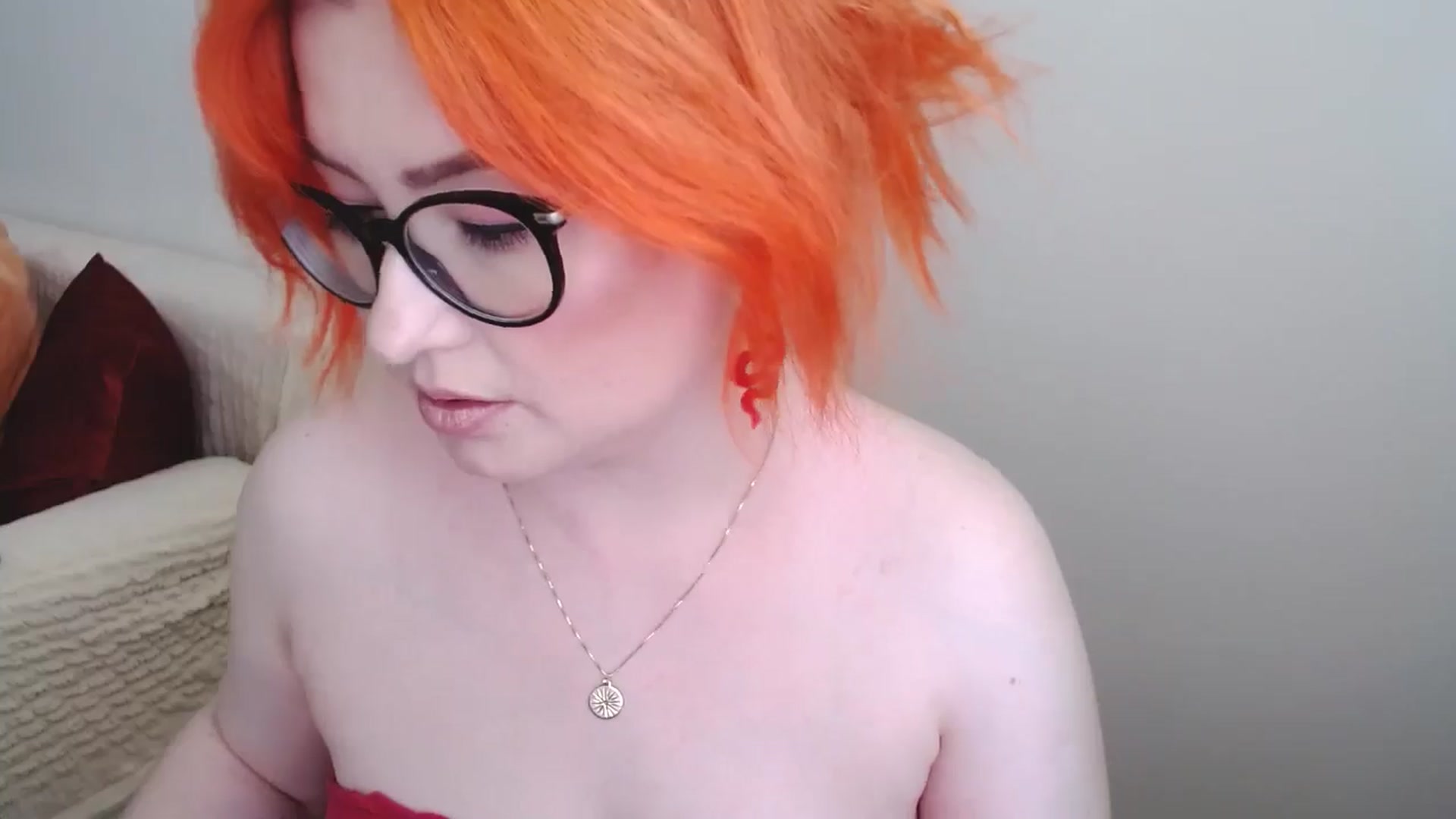 Gallery image thumbnail from EvaStar19's myfreecams stream on, 06/19/2024, 14:20 image 13 of 20