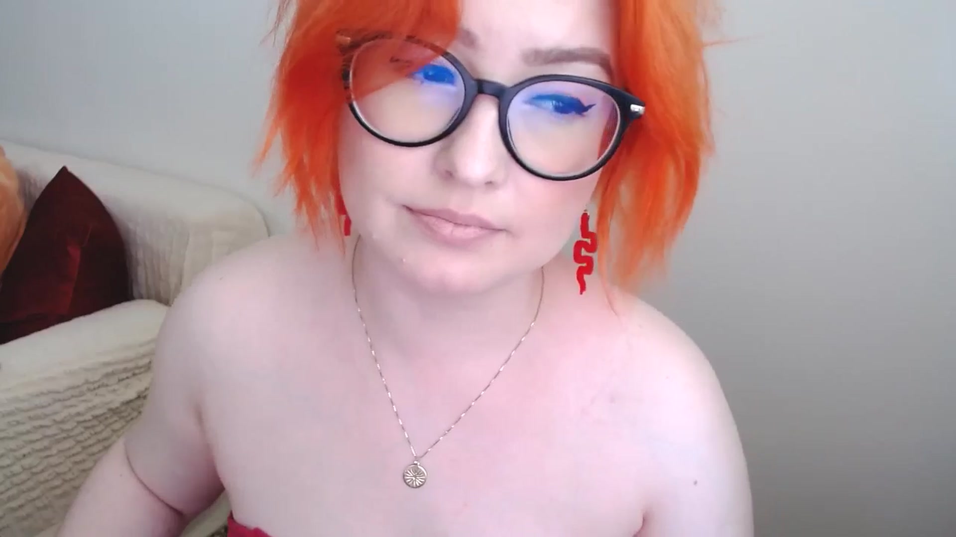 Gallery image thumbnail from EvaStar19's myfreecams stream on, 06/19/2024, 14:20 image 14 of 20