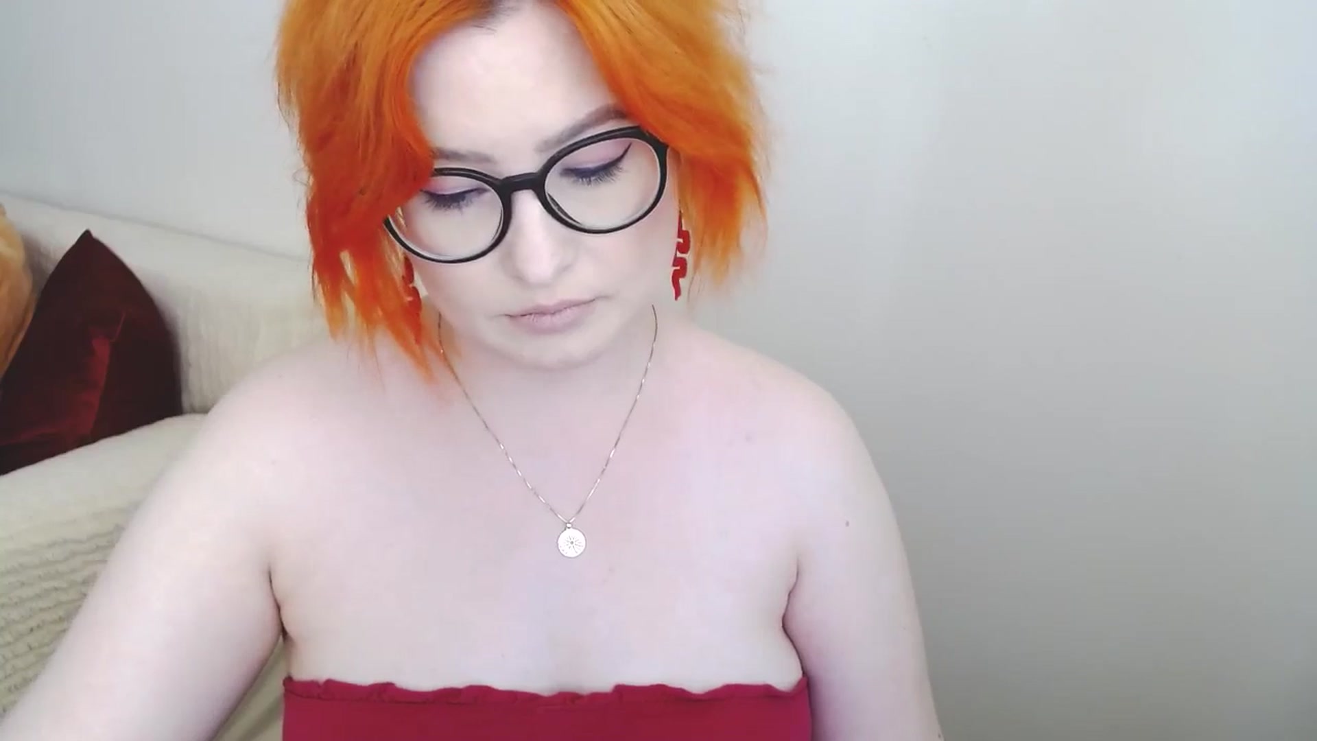 Gallery image thumbnail from EvaStar19's myfreecams stream on, 06/19/2024, 16:15 image 19 of 20
