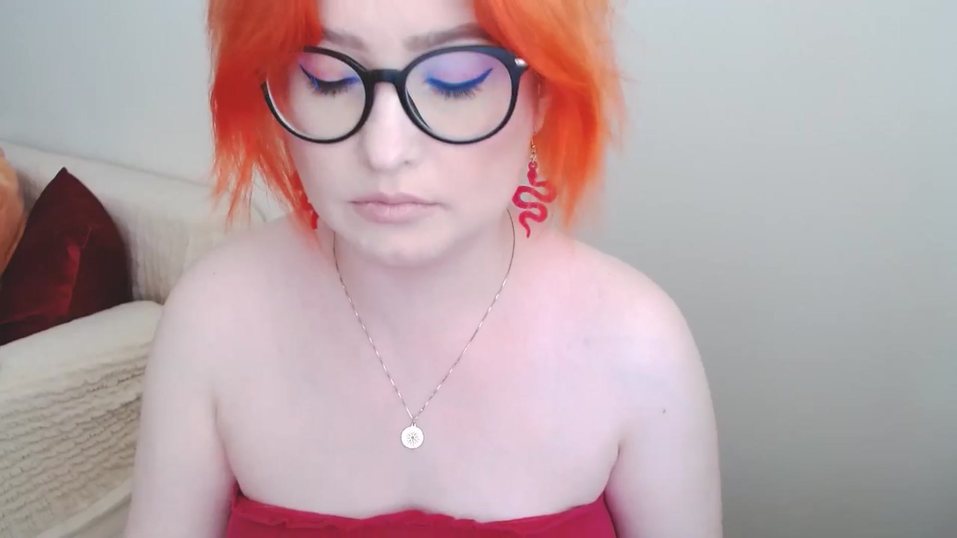 Gallery image thumbnail from EvaStar19's myfreecams stream on, 06/19/2024, 16:15 image 3 of 20