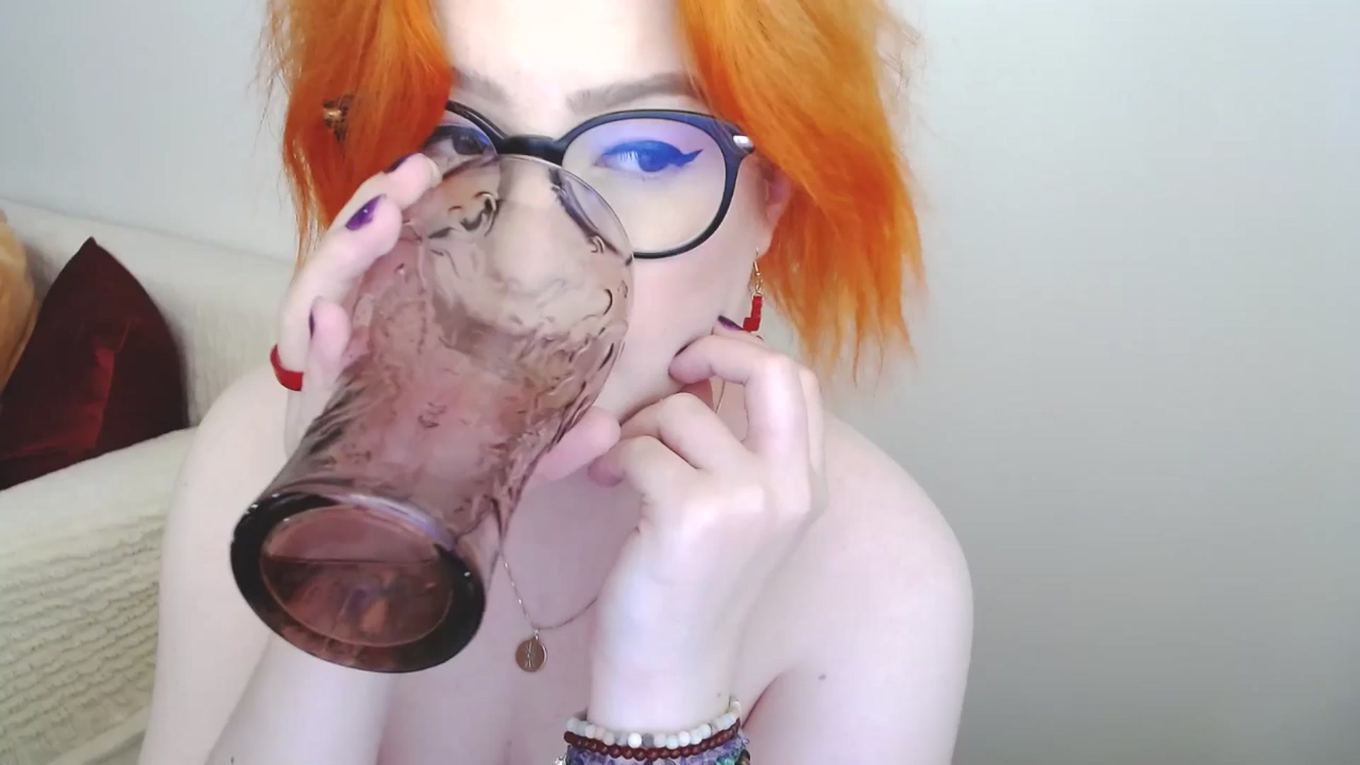 Gallery image thumbnail from EvaStar19's myfreecams stream on, 06/19/2024, 16:33 image 15 of 20