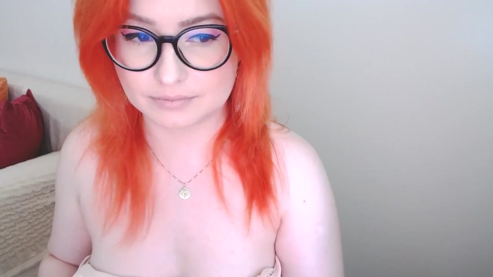 Gallery image thumbnail from EvaStar19's myfreecams stream on, 07/01/2024, 12:01 image 15 of 20