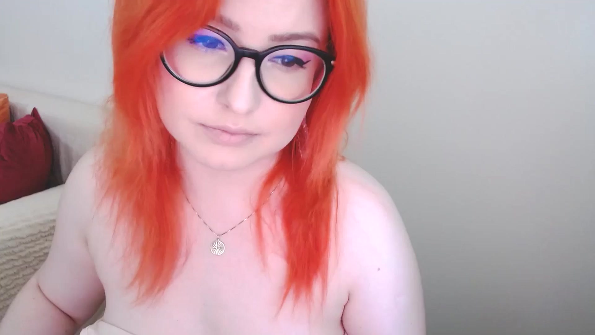 Gallery image thumbnail from EvaStar19's myfreecams stream on, 07/01/2024, 12:01 image 12 of 20