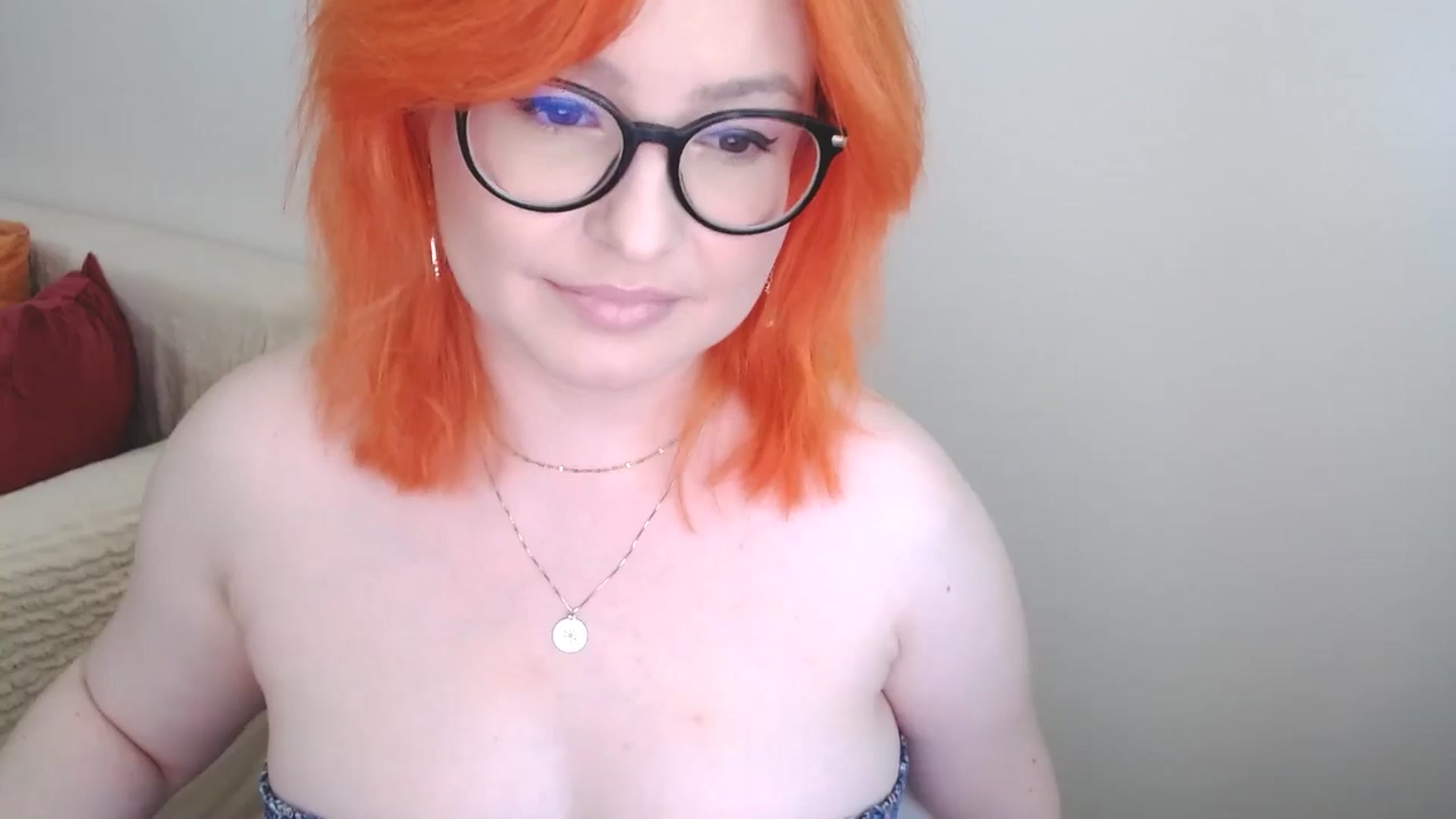 Gallery image thumbnail from EvaStar19's myfreecams stream on, 07/20/2024, 12:45 image 17 of 20