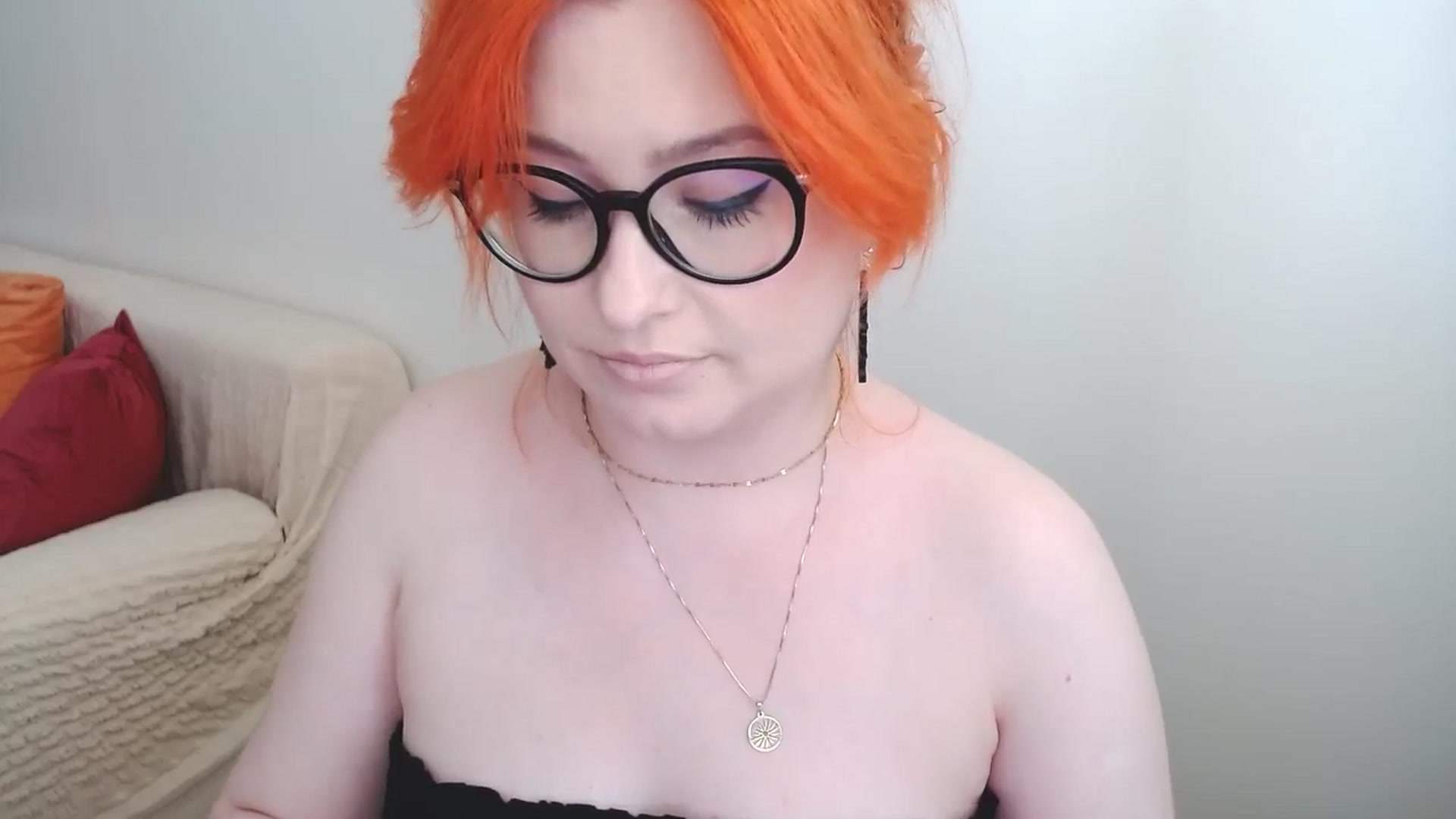 Gallery image thumbnail from EvaStar19's myfreecams stream on, 07/22/2024, 15:12 image 11 of 20