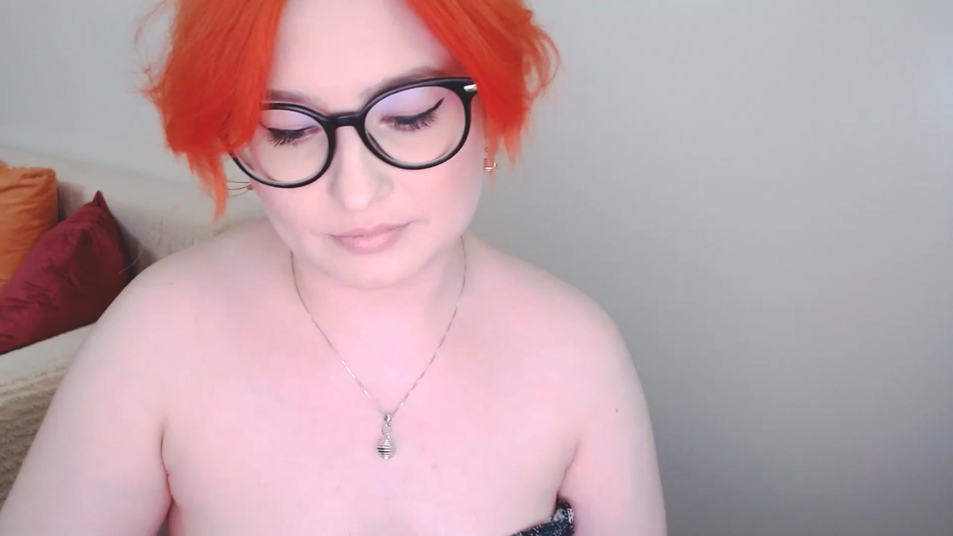 Gallery image thumbnail from EvaStar19's myfreecams stream on, 08/05/2024, 16:32 image 13 of 20