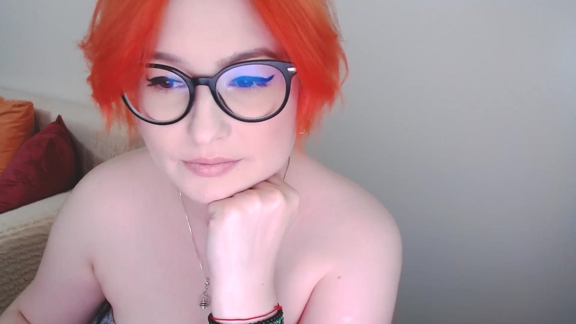 Gallery image thumbnail from EvaStar19's myfreecams stream on, 08/05/2024, 16:32 image 17 of 20