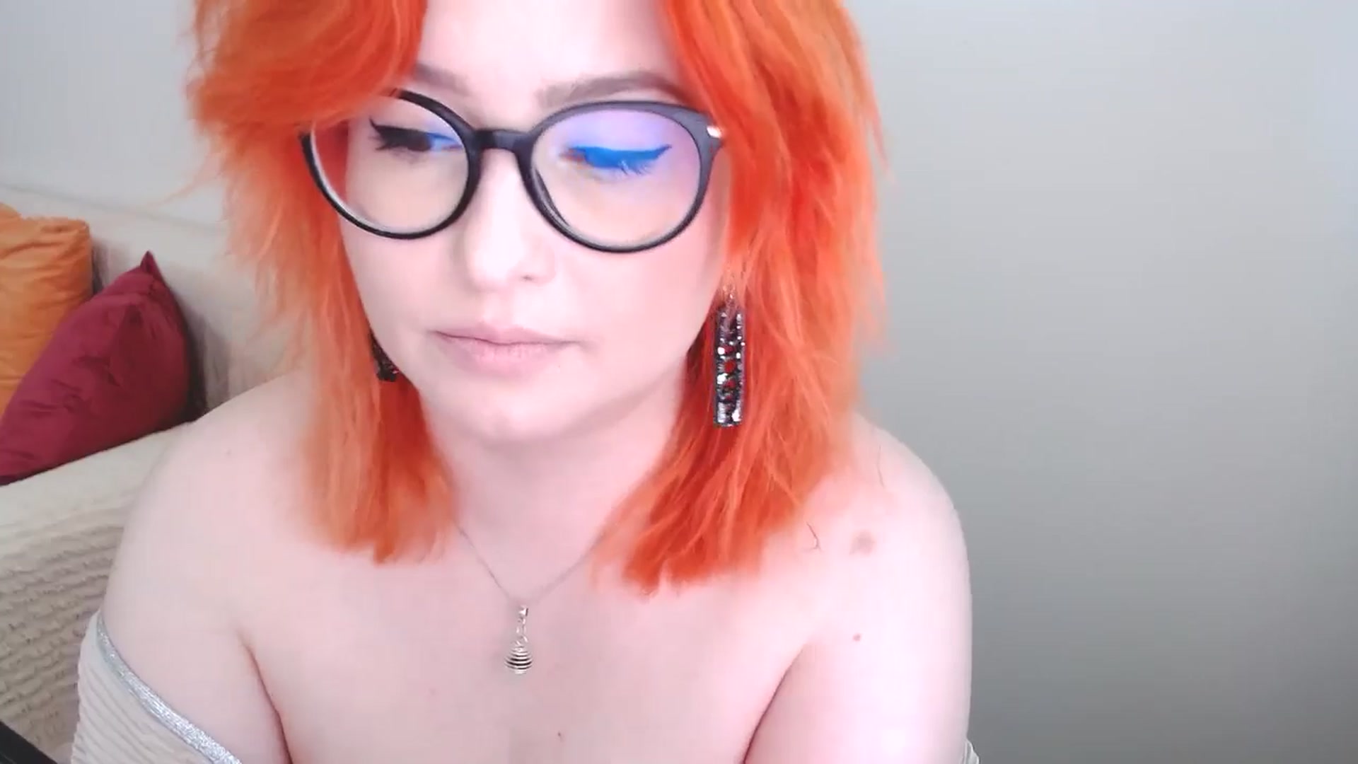 Gallery image thumbnail from EvaStar19's myfreecams stream on, 08/07/2024, 13:37 image 13 of 20