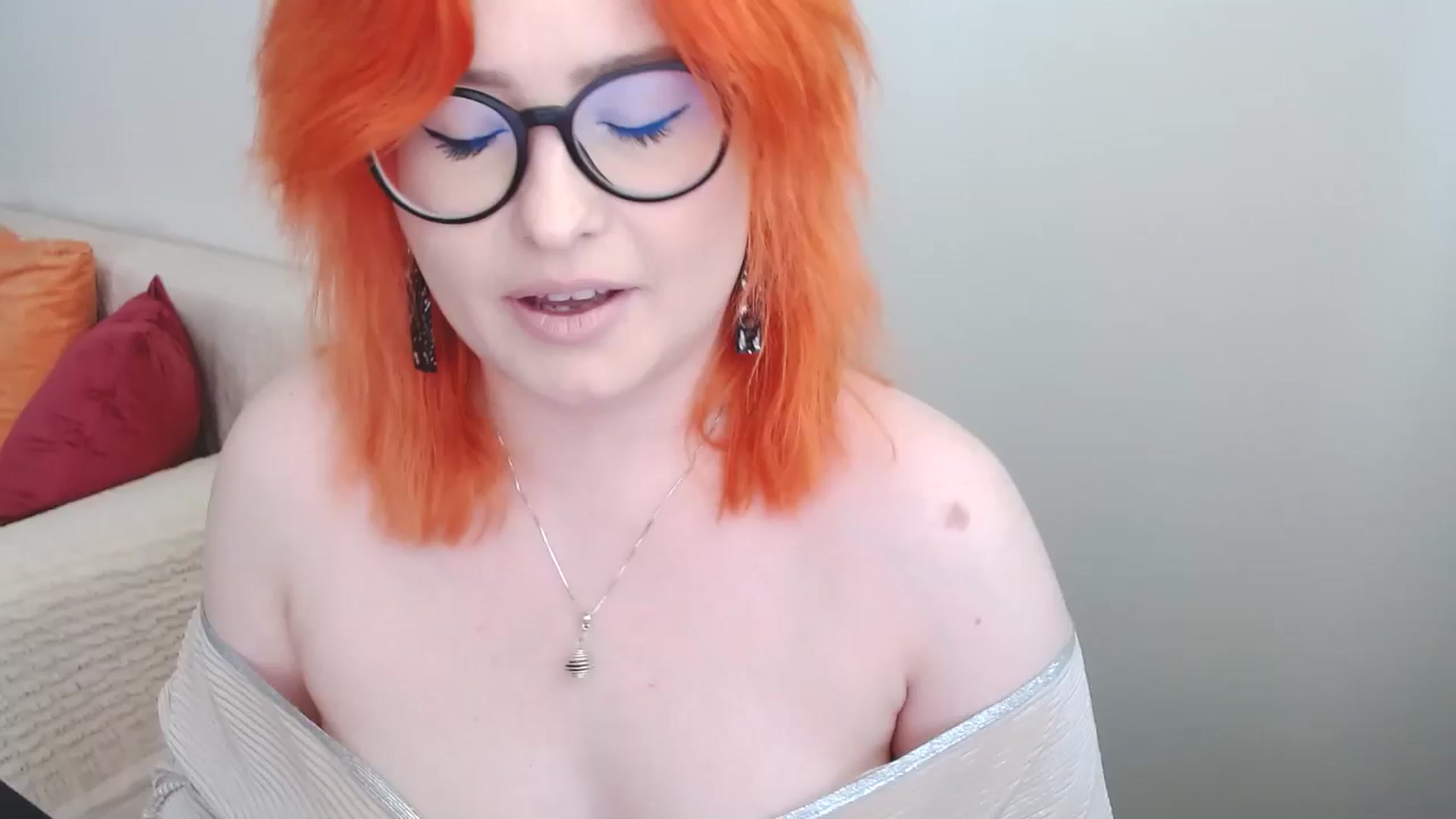 Gallery image thumbnail from EvaStar19's myfreecams stream on, 08/07/2024, 16:45 image 1 of 20