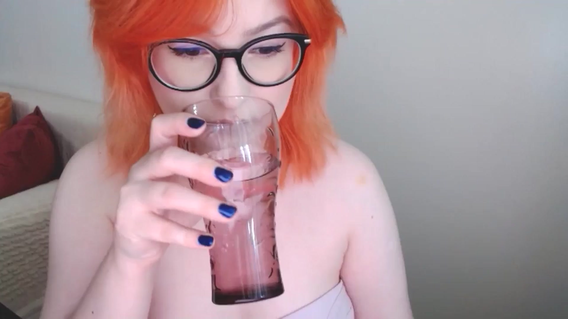 Gallery image thumbnail from EvaStar19's myfreecams stream on, 08/10/2024, 13:21 image 14 of 20