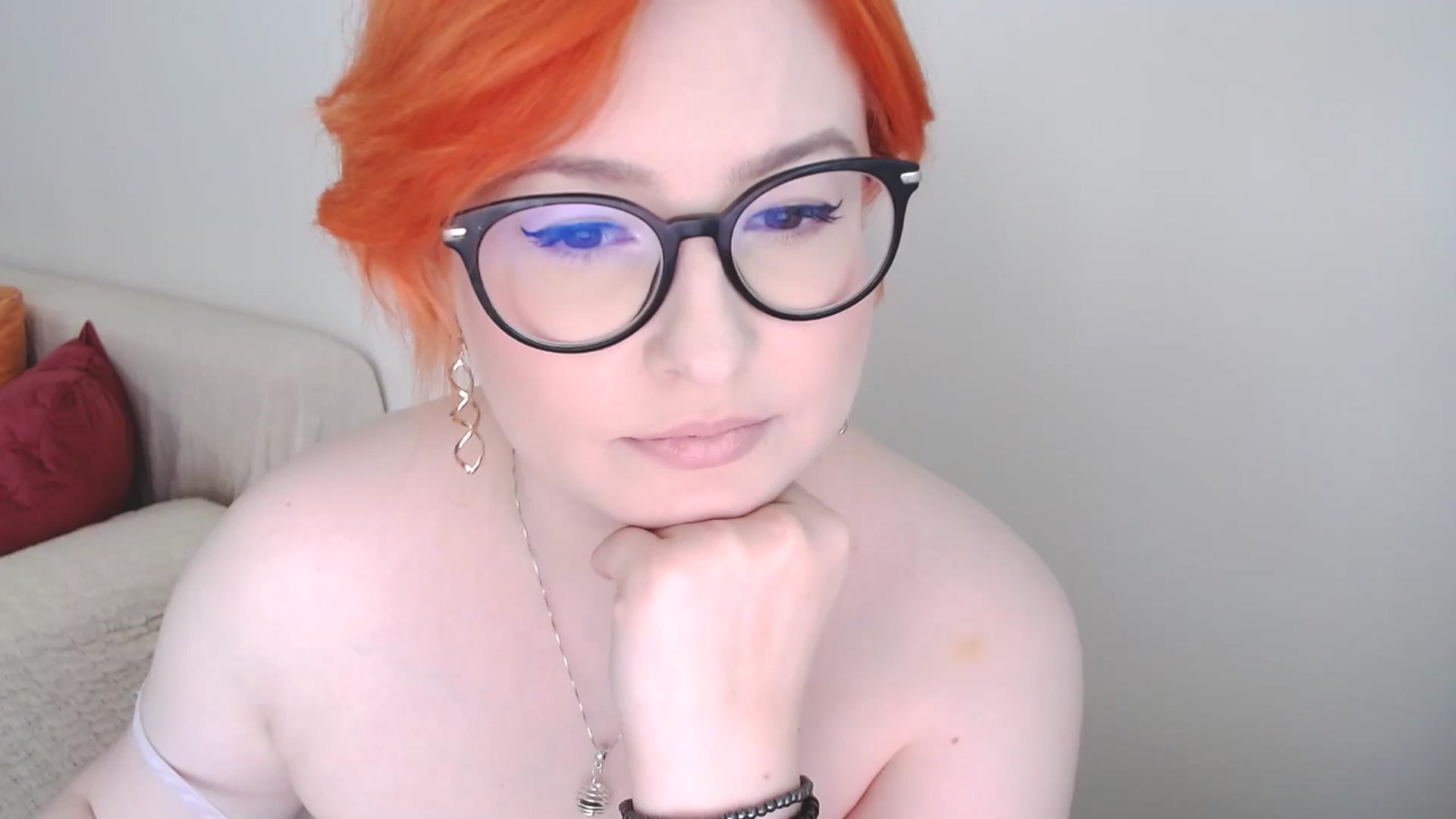 Gallery image thumbnail from EvaStar19's myfreecams stream on, 08/10/2024, 16:25 image 7 of 20