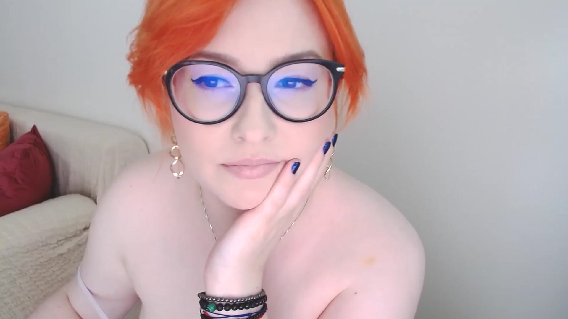 Gallery image thumbnail from EvaStar19's myfreecams stream on, 08/10/2024, 16:25 image 2 of 20