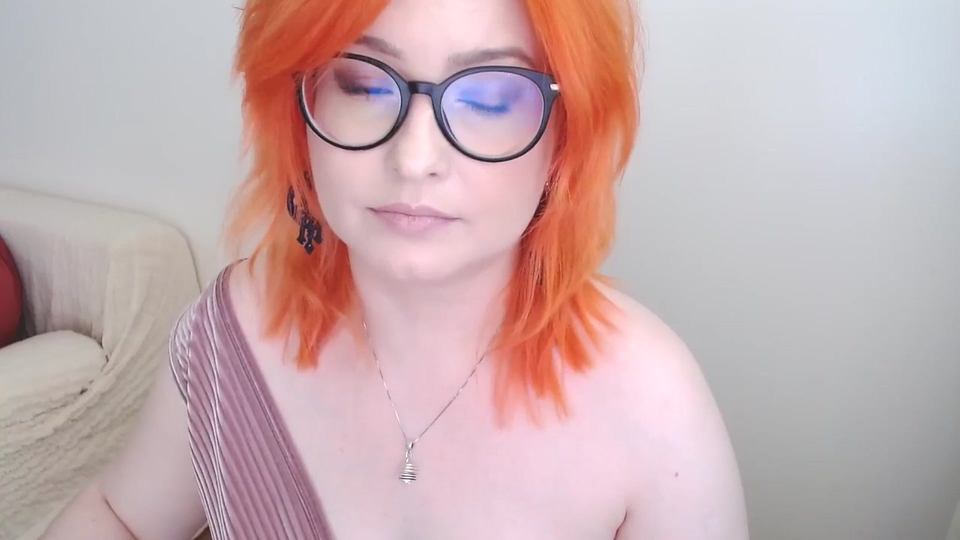 Gallery image thumbnail from EvaStar19's myfreecams stream on, 08/17/2024, 14:45 image 14 of 20