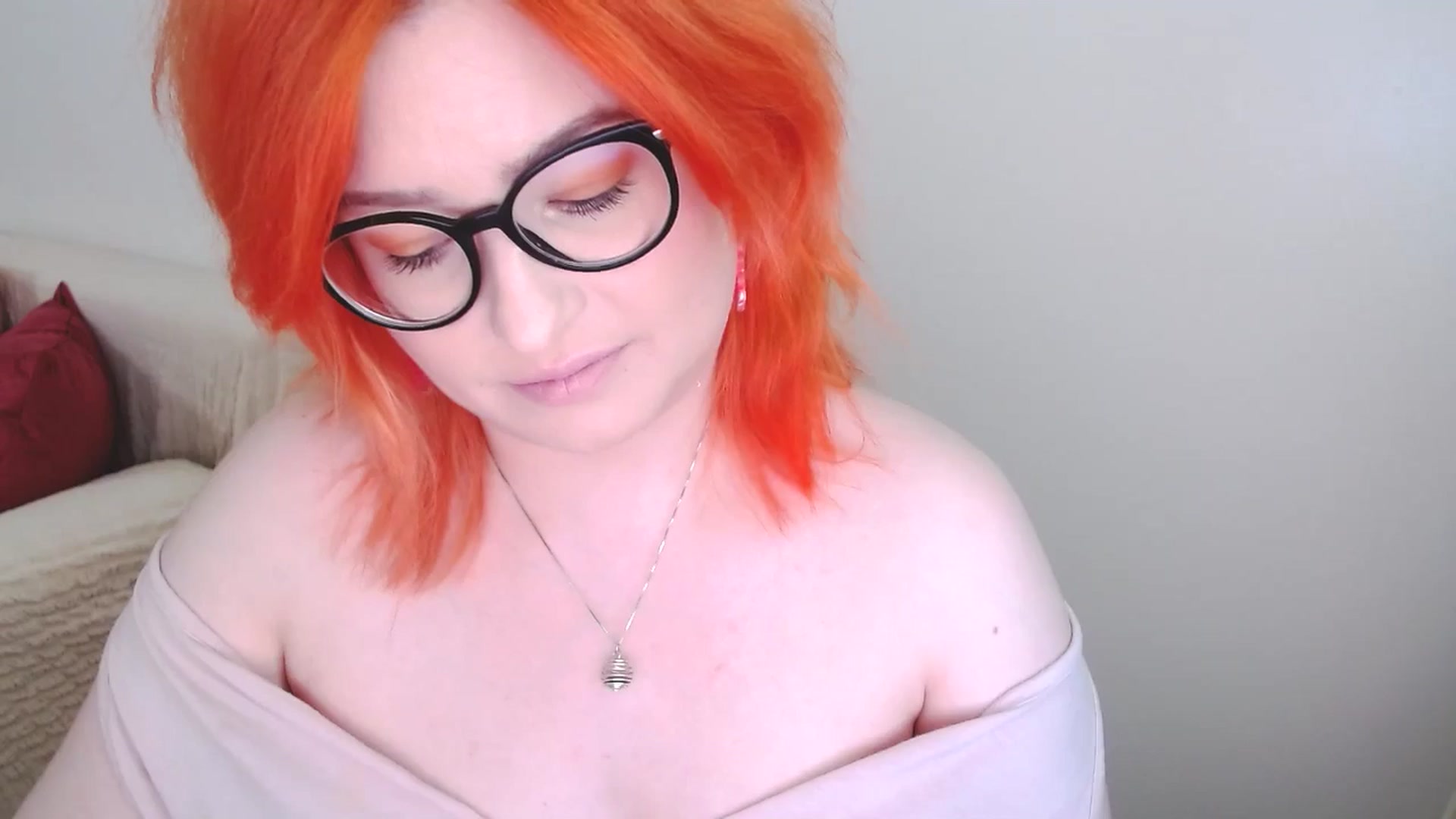 Gallery image thumbnail from EvaStar19's myfreecams stream on, 08/26/2024, 10:20 image 14 of 20