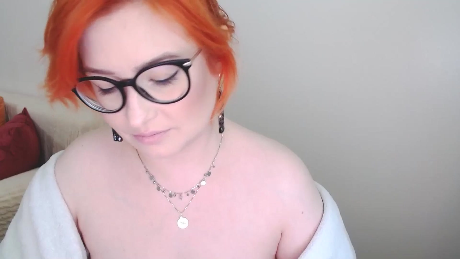 Gallery image thumbnail from EvaStar19's myfreecams stream on, 09/22/2024, 12:15 image 10 of 20