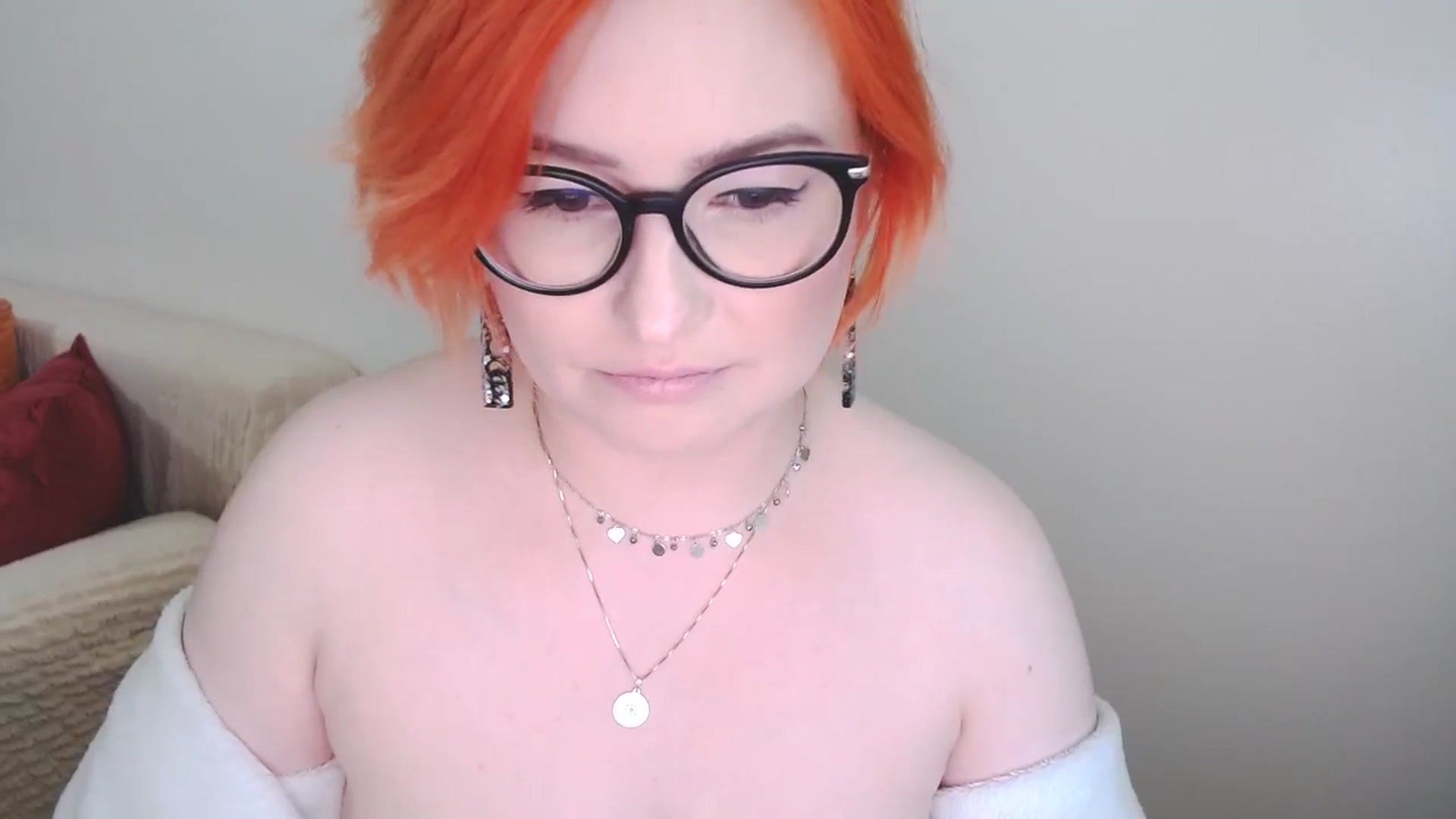Gallery image thumbnail from EvaStar19's myfreecams stream on, 09/22/2024, 13:12 image 19 of 20